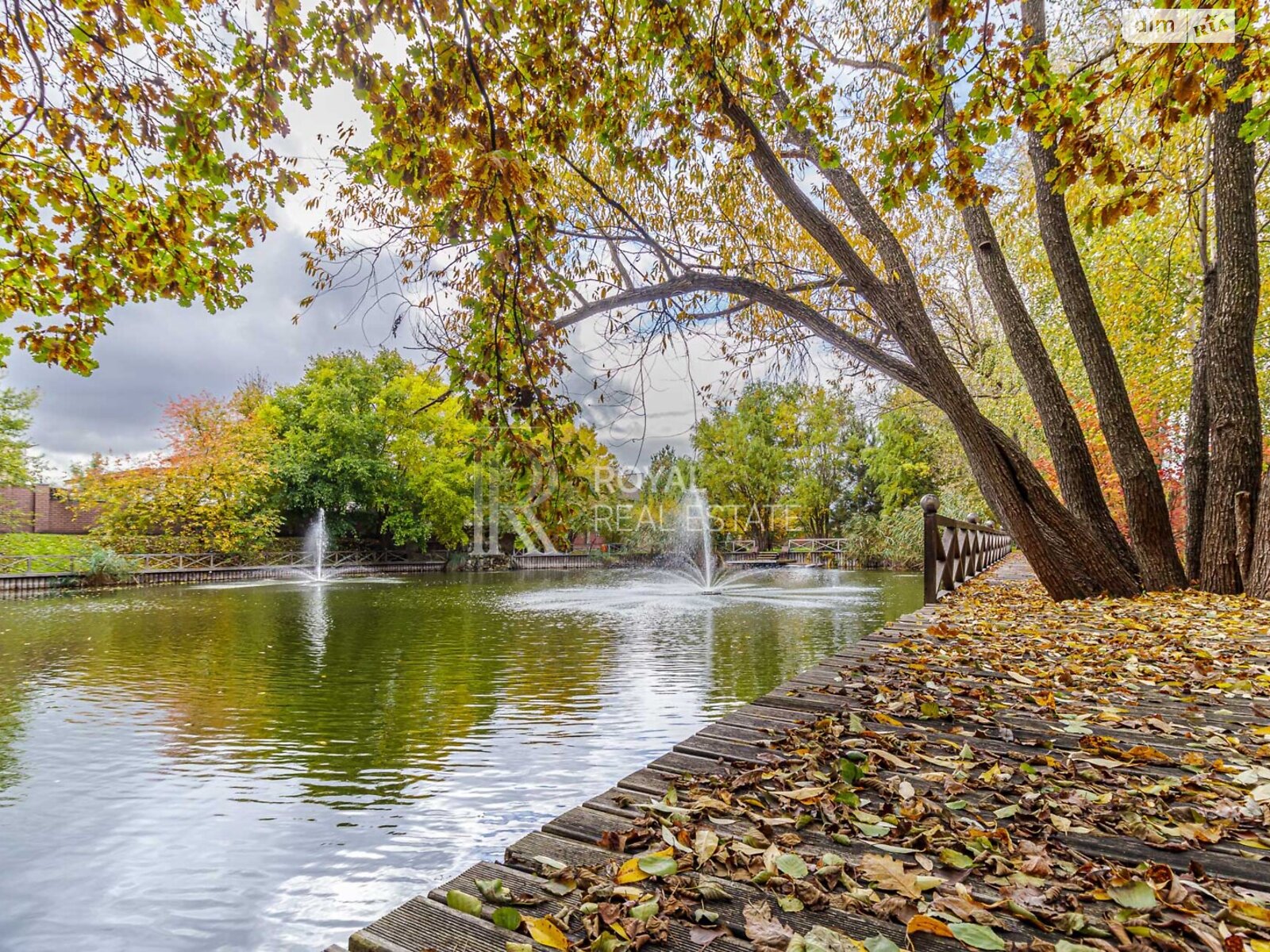 двухэтажный дом с верандой, 1000 кв. м, кирпич. Сдается помесячно в Гостомеле фото 1