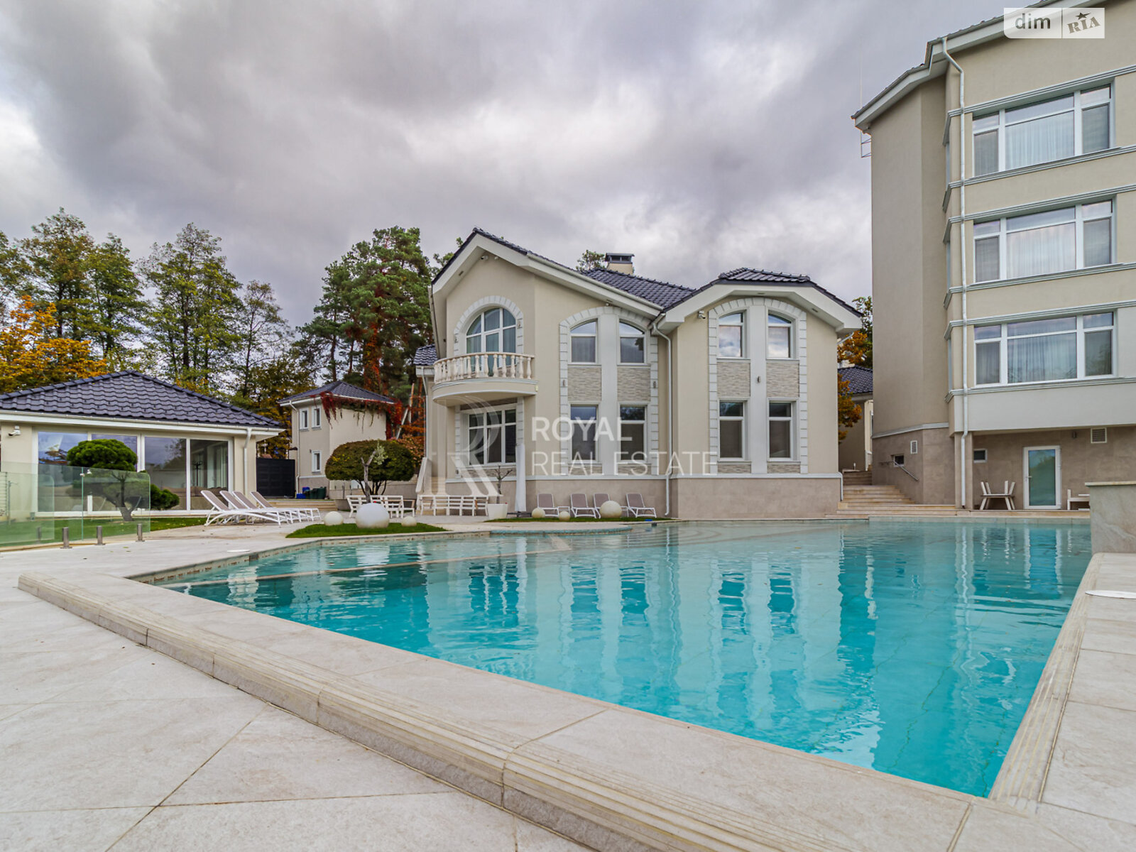 двухэтажный дом с верандой, 1000 кв. м, кирпич. Сдается помесячно в Гостомеле фото 1