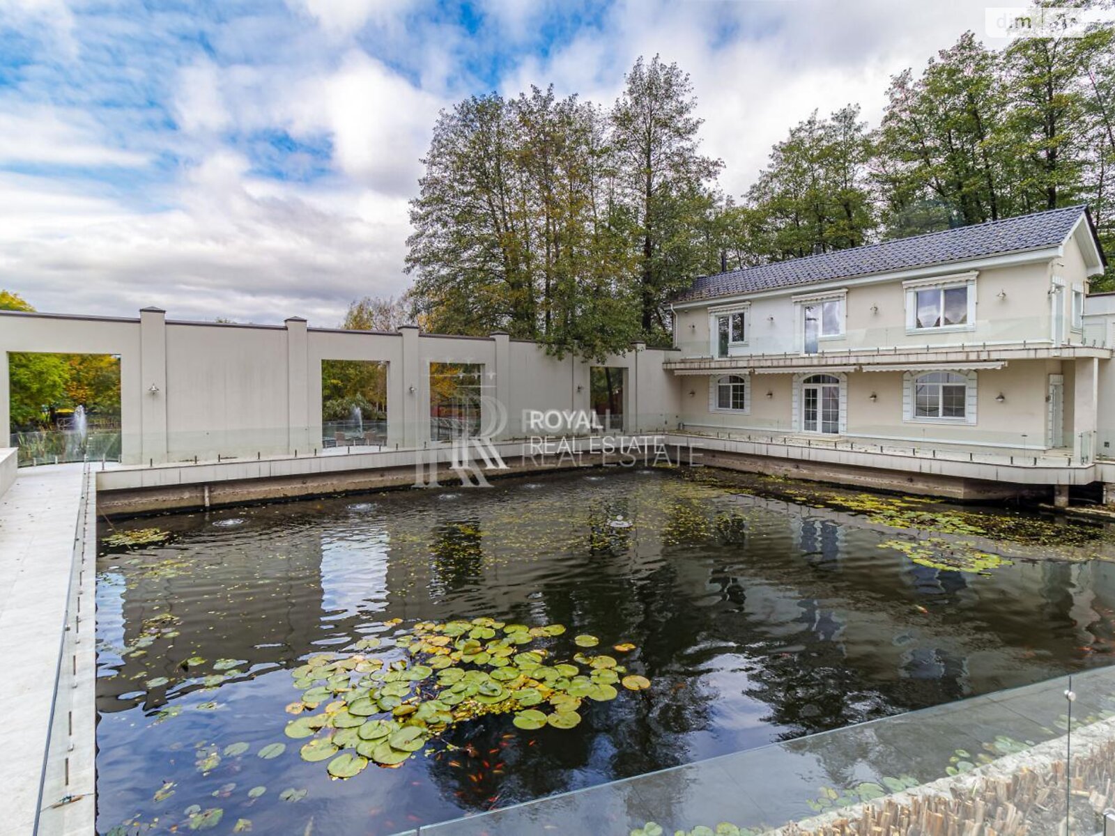 двухэтажный дом с верандой, 1000 кв. м, кирпич. Сдается помесячно в Гостомеле фото 1