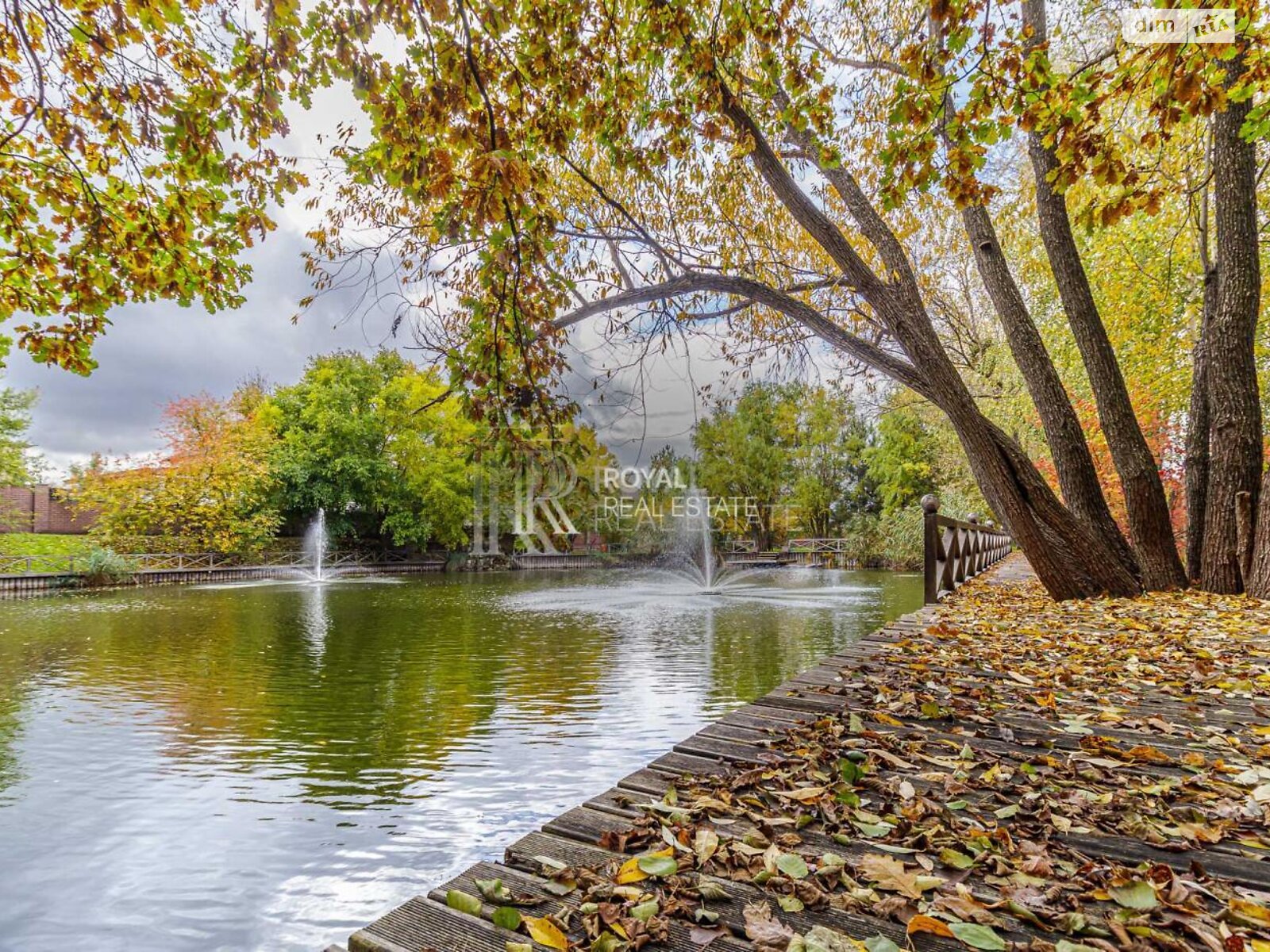 двухэтажный дом с верандой, 1000 кв. м, кирпич. Сдается помесячно в Гостомеле фото 1
