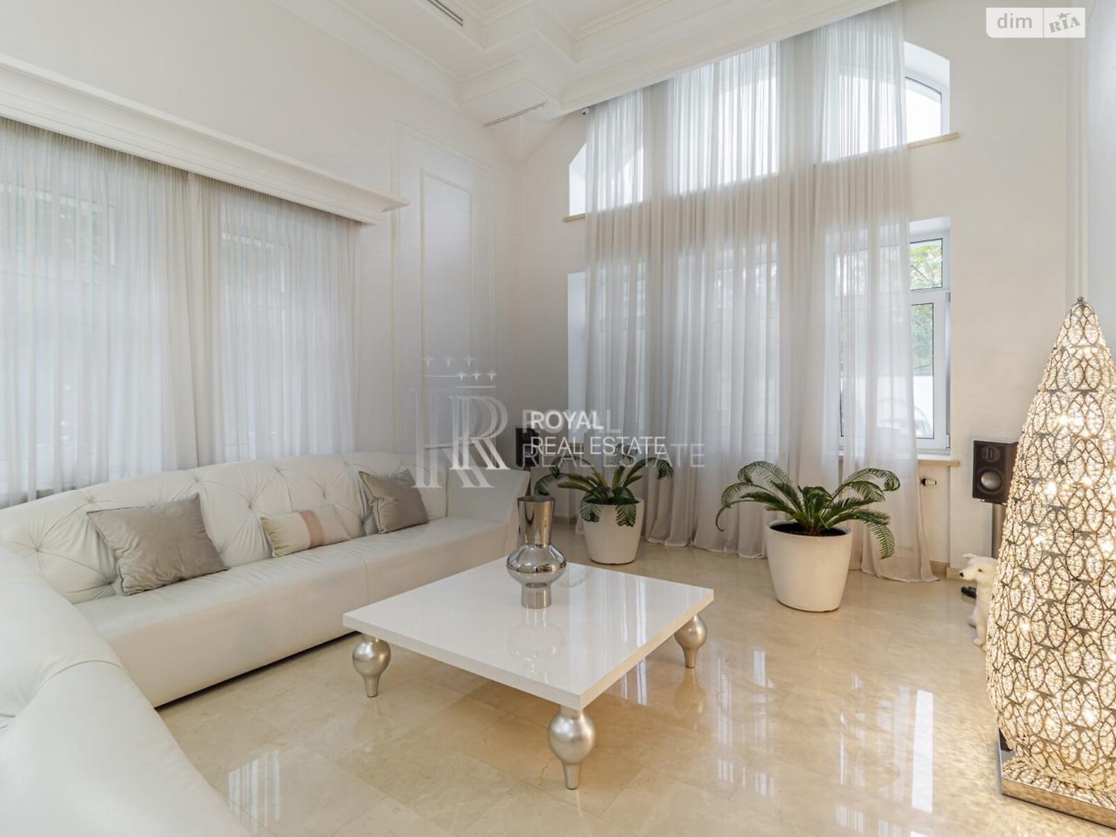 двухэтажный дом с верандой, 1000 кв. м, кирпич. Сдается помесячно в Гостомеле фото 1