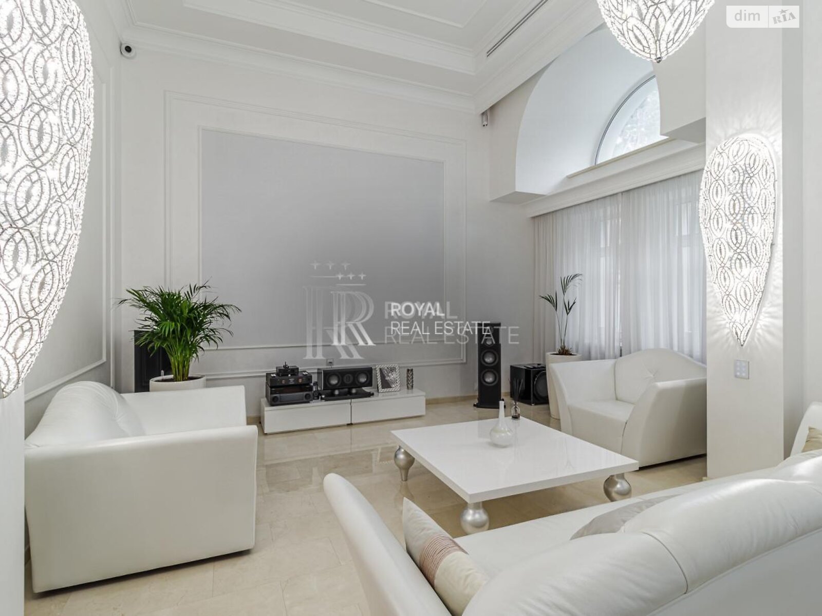 двухэтажный дом с верандой, 1000 кв. м, кирпич. Сдается помесячно в Гостомеле фото 1