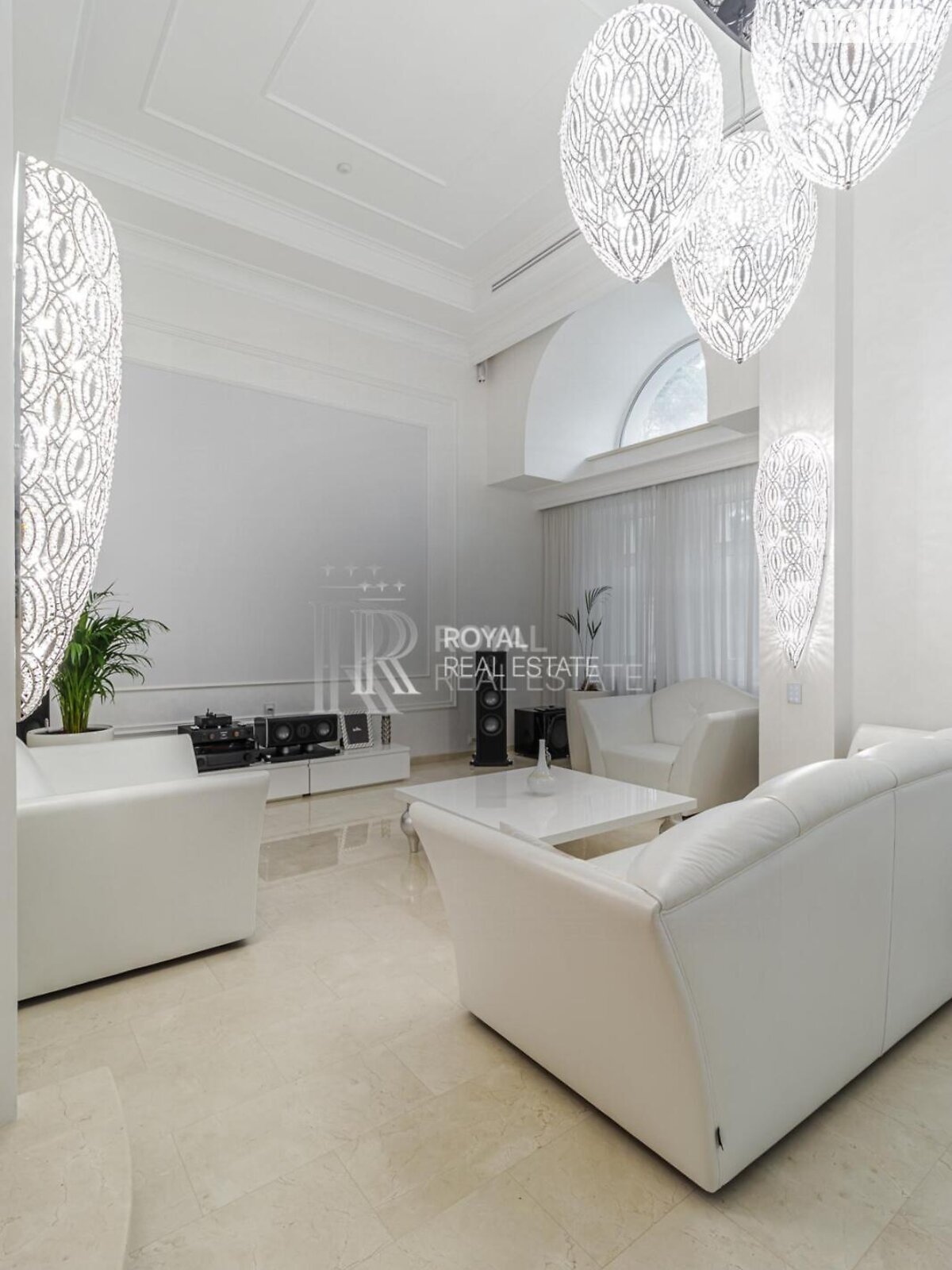 двухэтажный дом с верандой, 1000 кв. м, кирпич. Сдается помесячно в Гостомеле фото 1