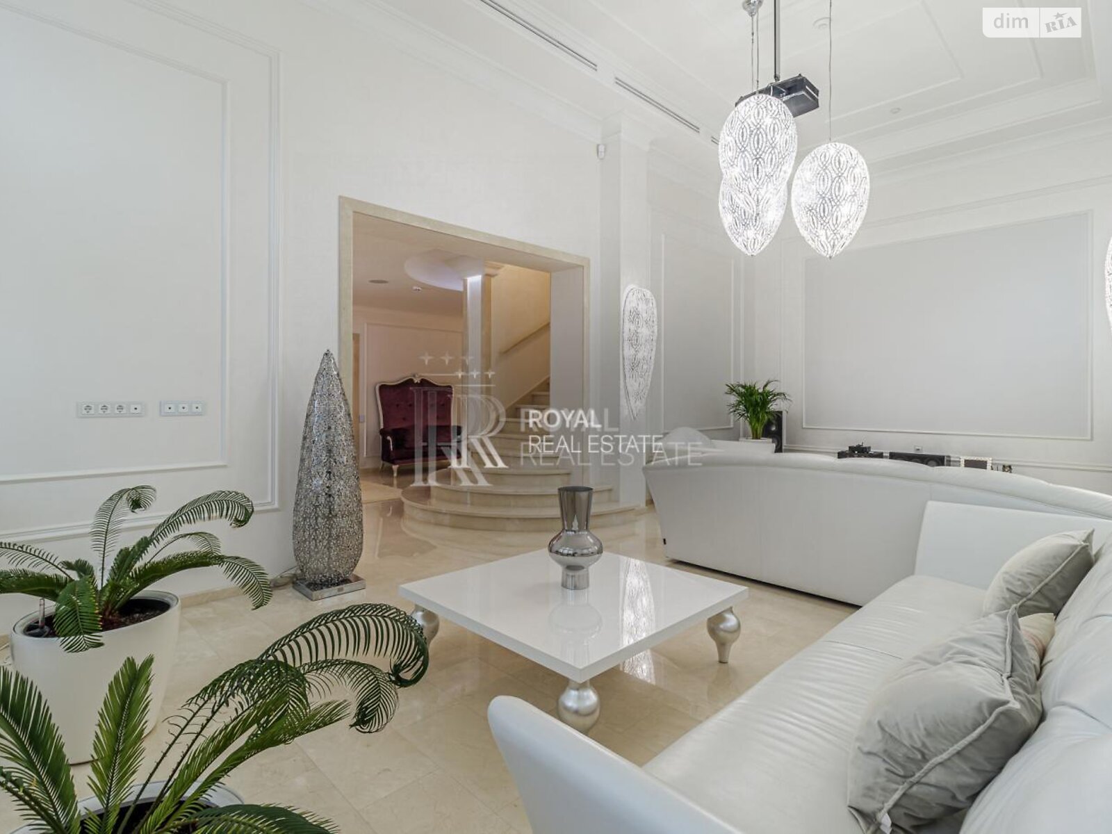 двухэтажный дом с верандой, 1000 кв. м, кирпич. Сдается помесячно в Гостомеле фото 1