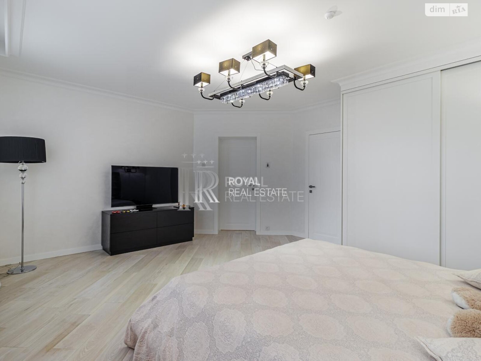 двухэтажный дом с верандой, 1000 кв. м, кирпич. Сдается помесячно в Гостомеле фото 1