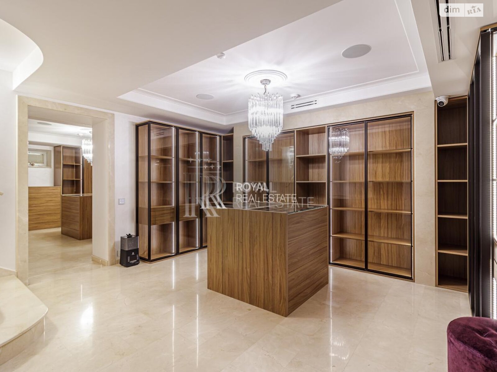 двухэтажный дом с верандой, 1000 кв. м, кирпич. Сдается помесячно в Гостомеле фото 1