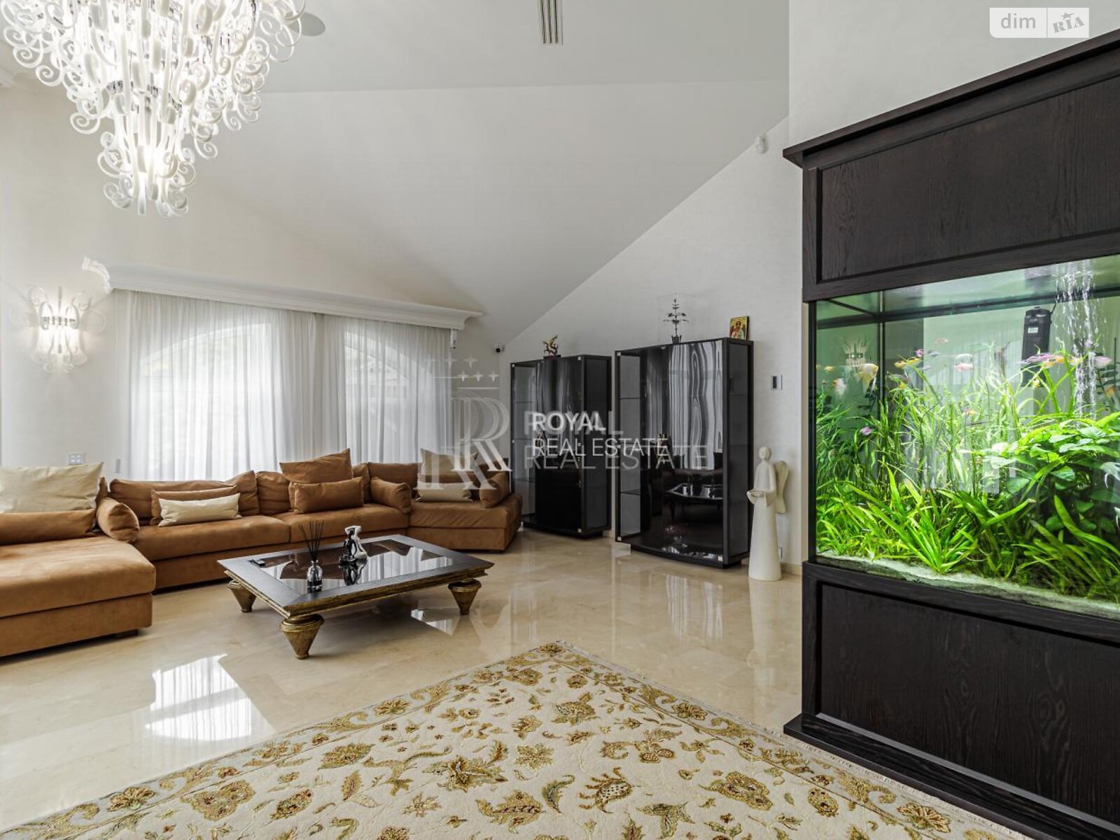 двухэтажный дом с верандой, 1000 кв. м, кирпич. Сдается помесячно в Гостомеле фото 1