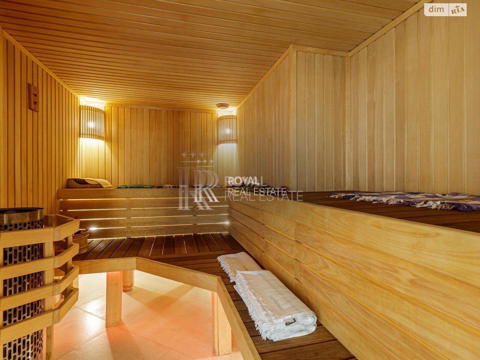 двухэтажный дом с верандой, 1000 кв. м, кирпич. Сдается помесячно в Гостомеле фото 1