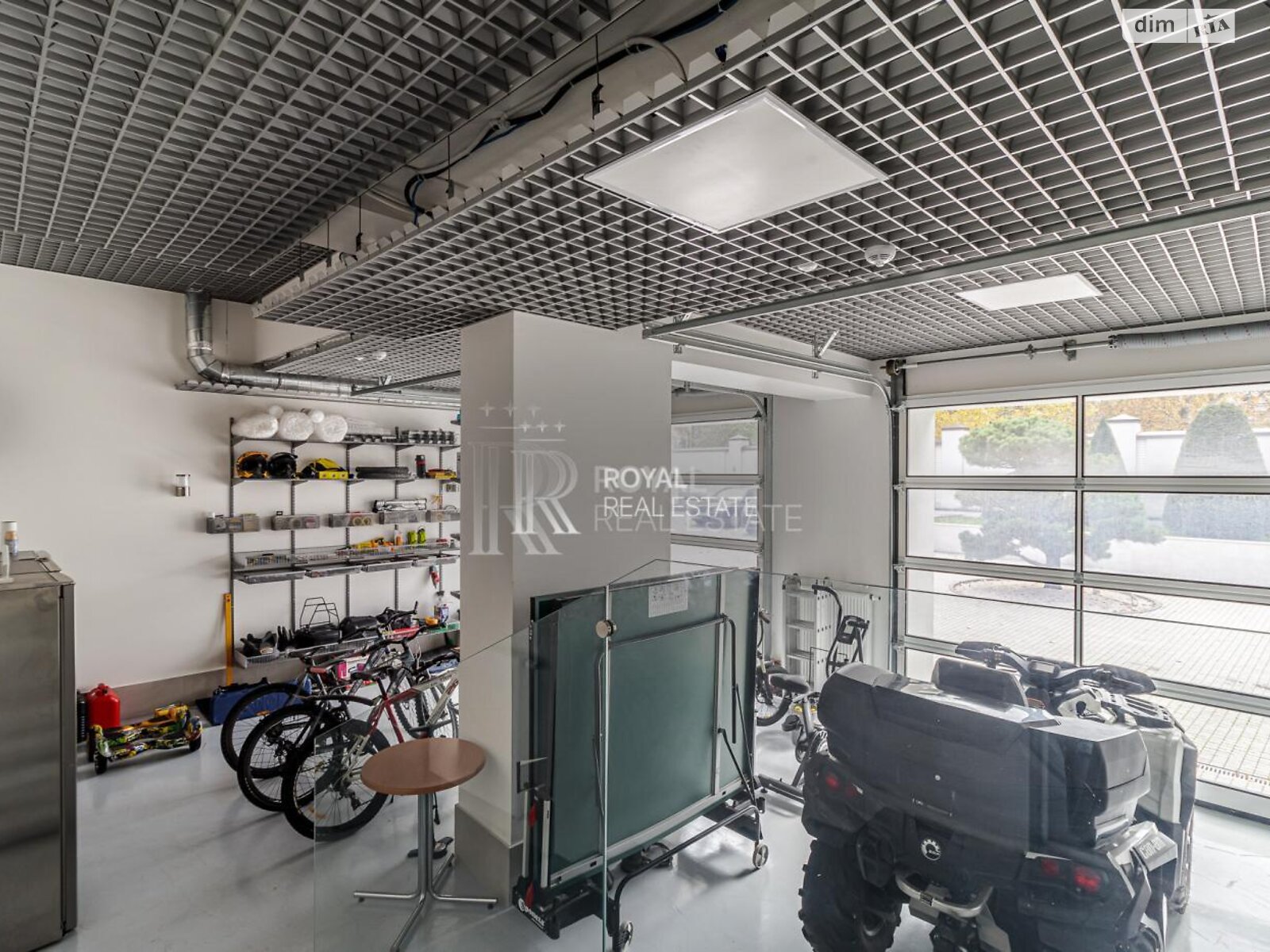 двухэтажный дом с верандой, 1000 кв. м, кирпич. Сдается помесячно в Гостомеле фото 1