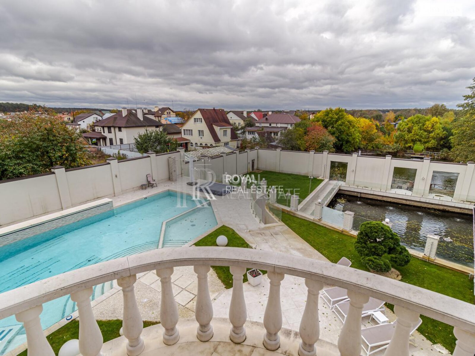 двухэтажный дом с верандой, 1000 кв. м, кирпич. Сдается помесячно в Гостомеле фото 1