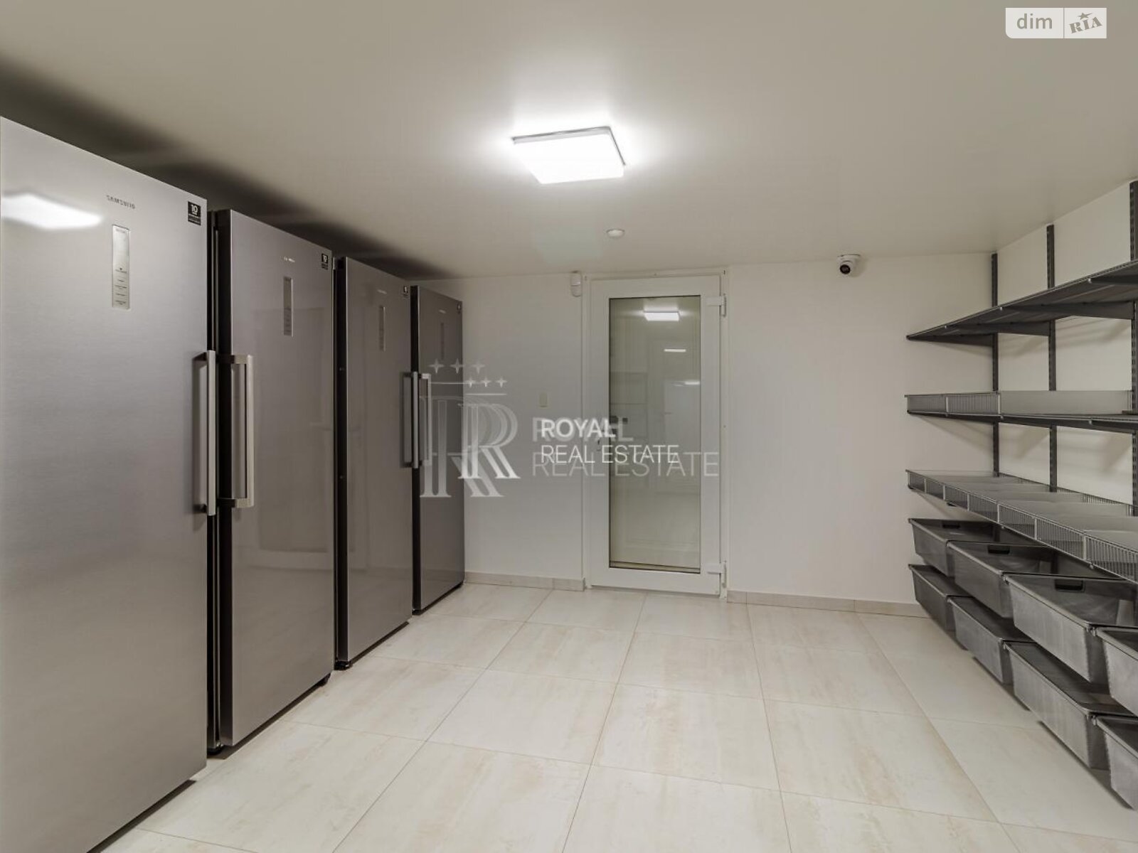 двухэтажный дом с верандой, 1000 кв. м, кирпич. Сдается помесячно в Гостомеле фото 1