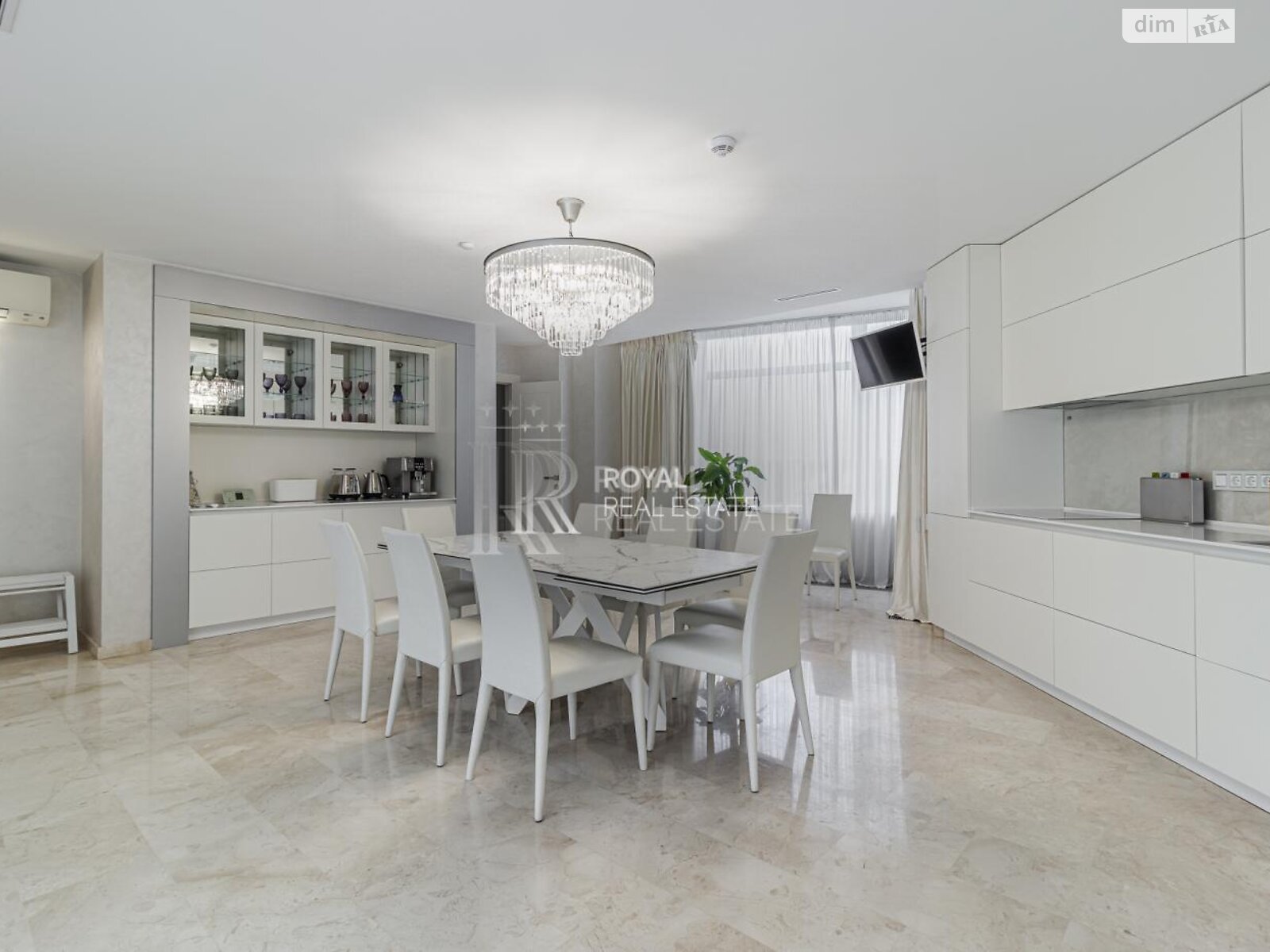 двухэтажный дом с верандой, 1000 кв. м, кирпич. Сдается помесячно в Гостомеле фото 1