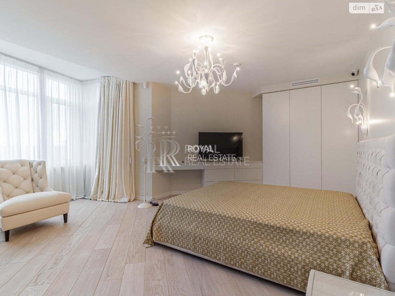 двухэтажный дом с верандой, 1000 кв. м, кирпич. Сдается помесячно в Гостомеле фото 1