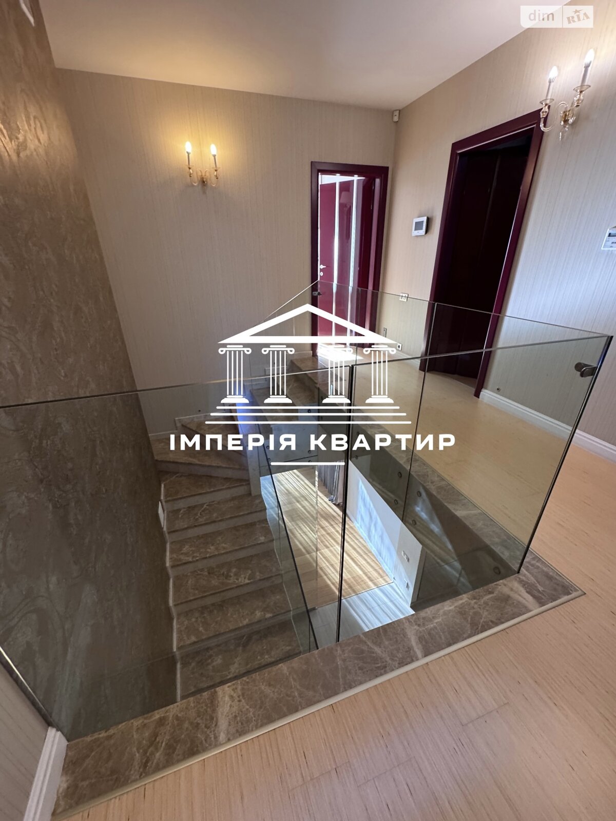 двухэтажный дом с гаражом, 300 кв. м, кирпич. Сдается помесячно в Харькове фото 1 двухэтажный дом с гаражом, 300 кв. м, кирпич. Сдается помесячно в Харькове фото 1