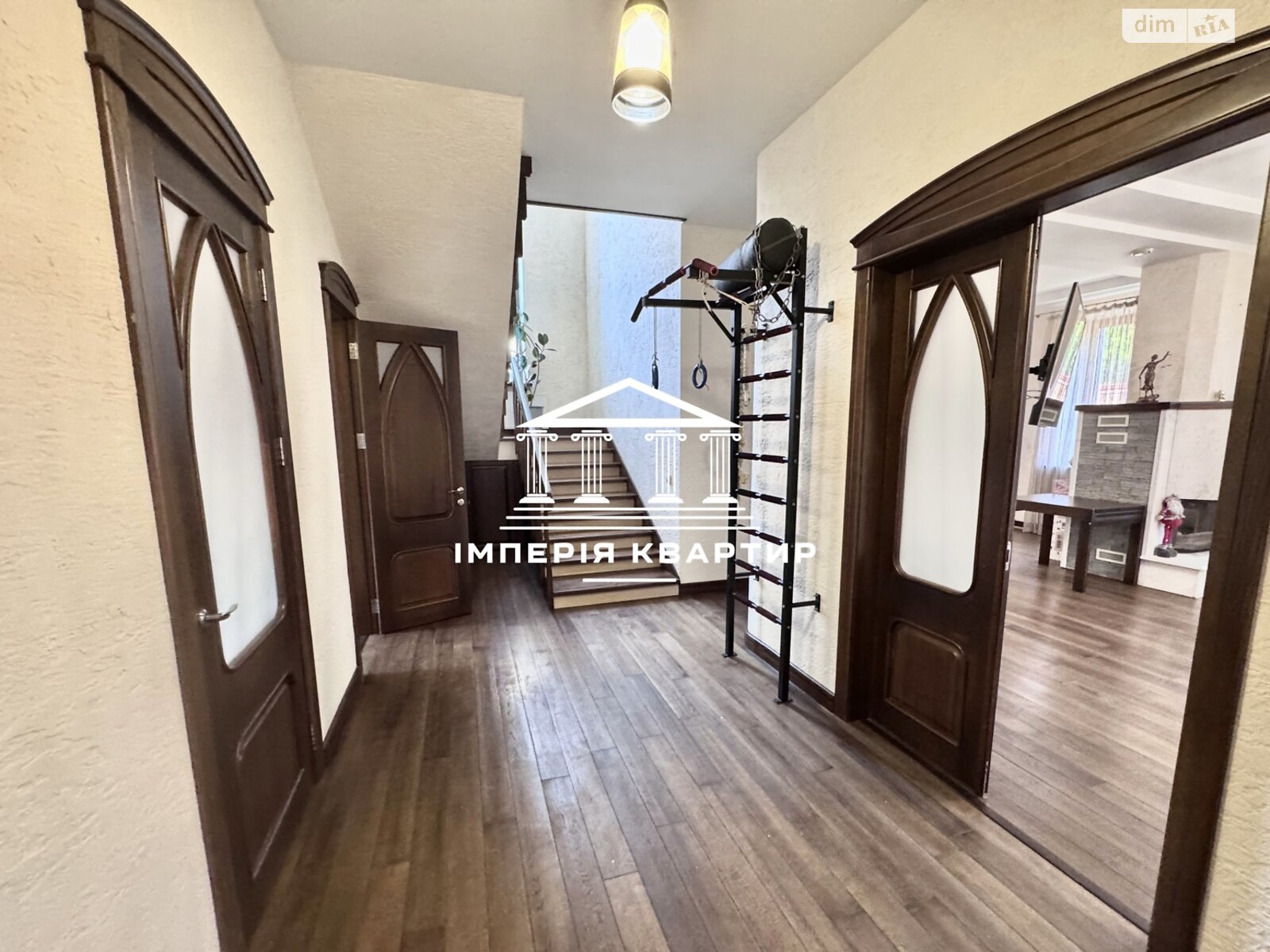 двоповерховий будинок з верандою, 300 кв. м, цегла. Здається помісячно в Харкові, в районі Холодногірський фото 1 двопроверховий будинок з верандою, 300 кв. м, цегла. Здається помісячно в Харкові, в районі Холодногірський фото 1