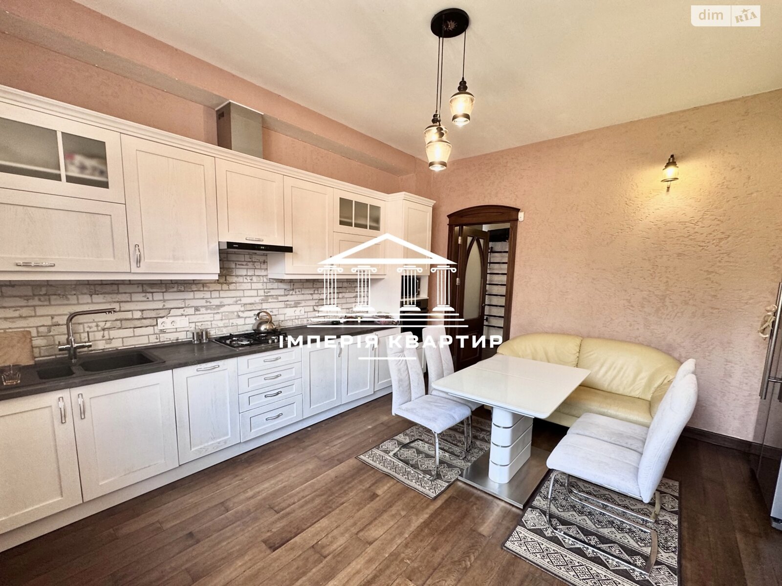 двоповерховий будинок з верандою, 300 кв. м, цегла. Здається помісячно в Харкові, в районі Холодногірський фото 1 двопроверховий будинок з верандою, 300 кв. м, цегла. Здається помісячно в Харкові, в районі Холодногірський фото 1