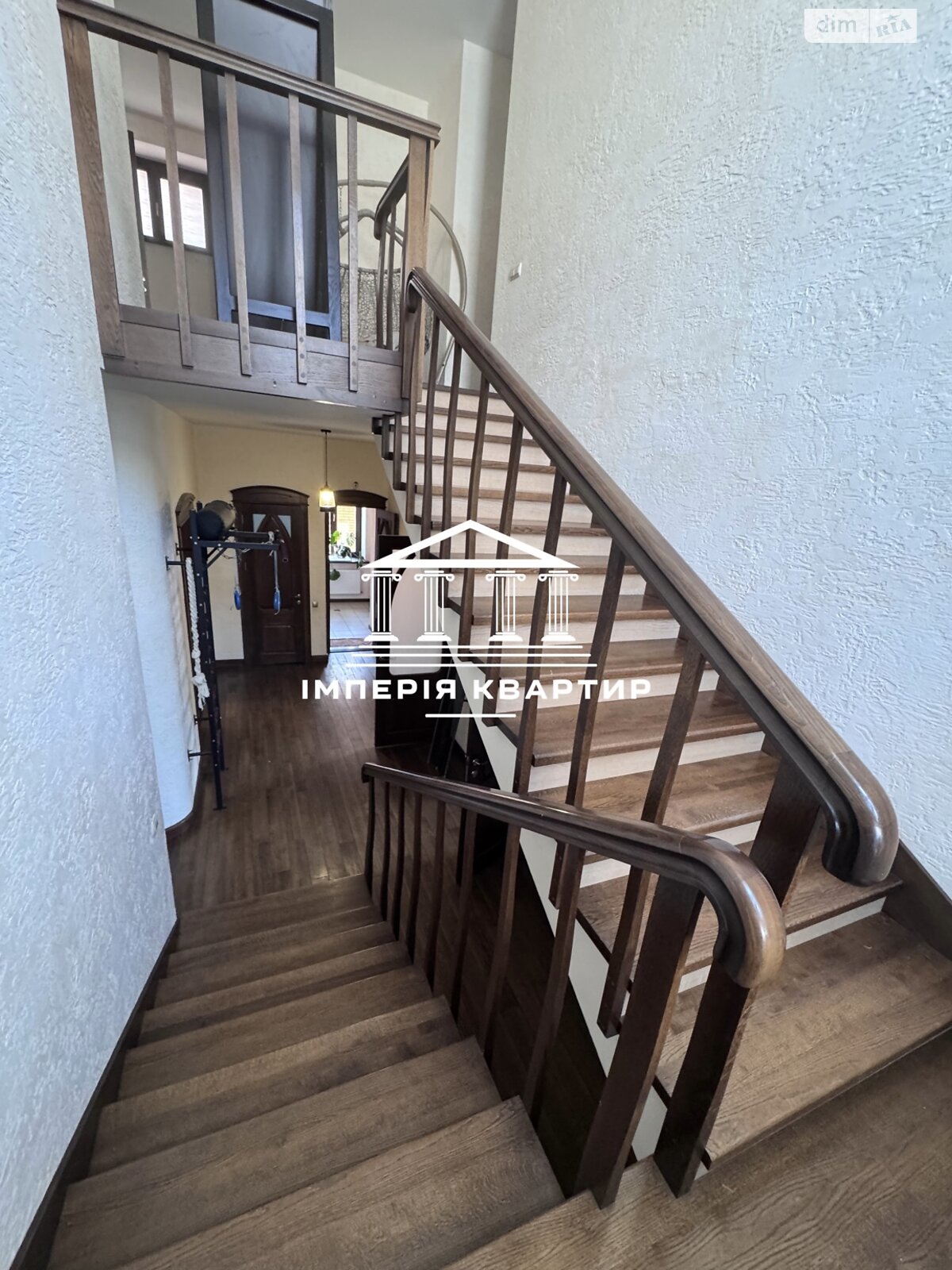 двоповерховий будинок з верандою, 300 кв. м, цегла. Здається помісячно в Харкові, в районі Холодногірський фото 1 двопроверховий будинок з верандою, 300 кв. м, цегла. Здається помісячно в Харкові, в районі Холодногірський фото 1