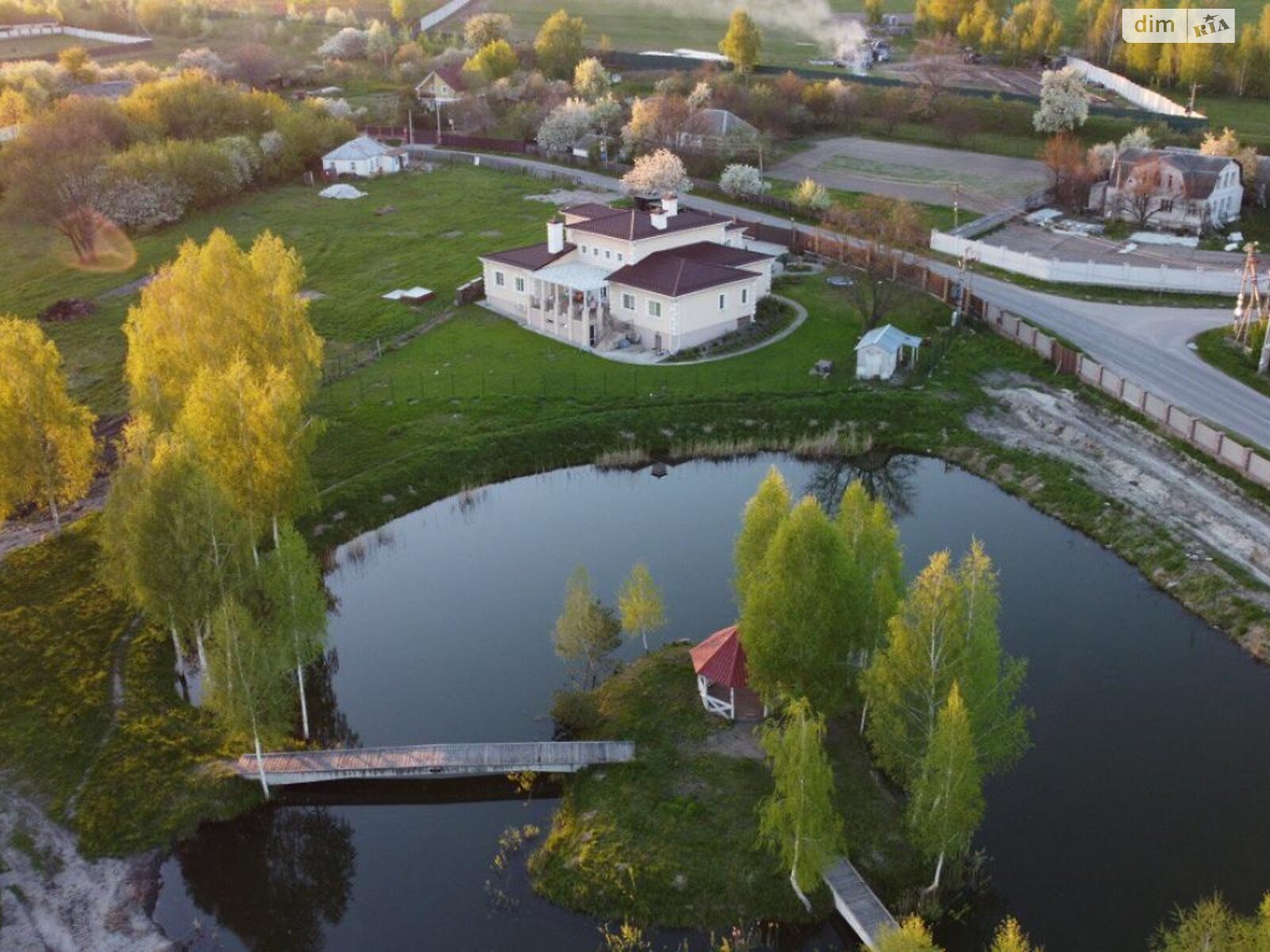 одноэтажный дом с гаражом, 350 кв. м, кирпич. Сдается помесячно в Хлепче фото 1 одноэтажный дом с гаражом, 350 кв. м, кирпич. Сдается помесячно в Хлепче фото 1