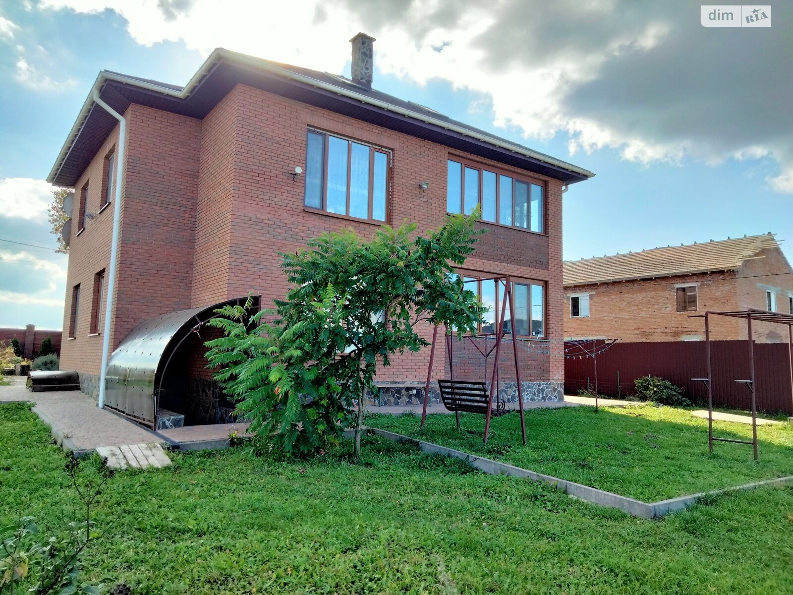 двопроверховий будинок, 320 кв. м, кирпич. Здається помісячно в Хмельницькому, в районі Гречани фото 1