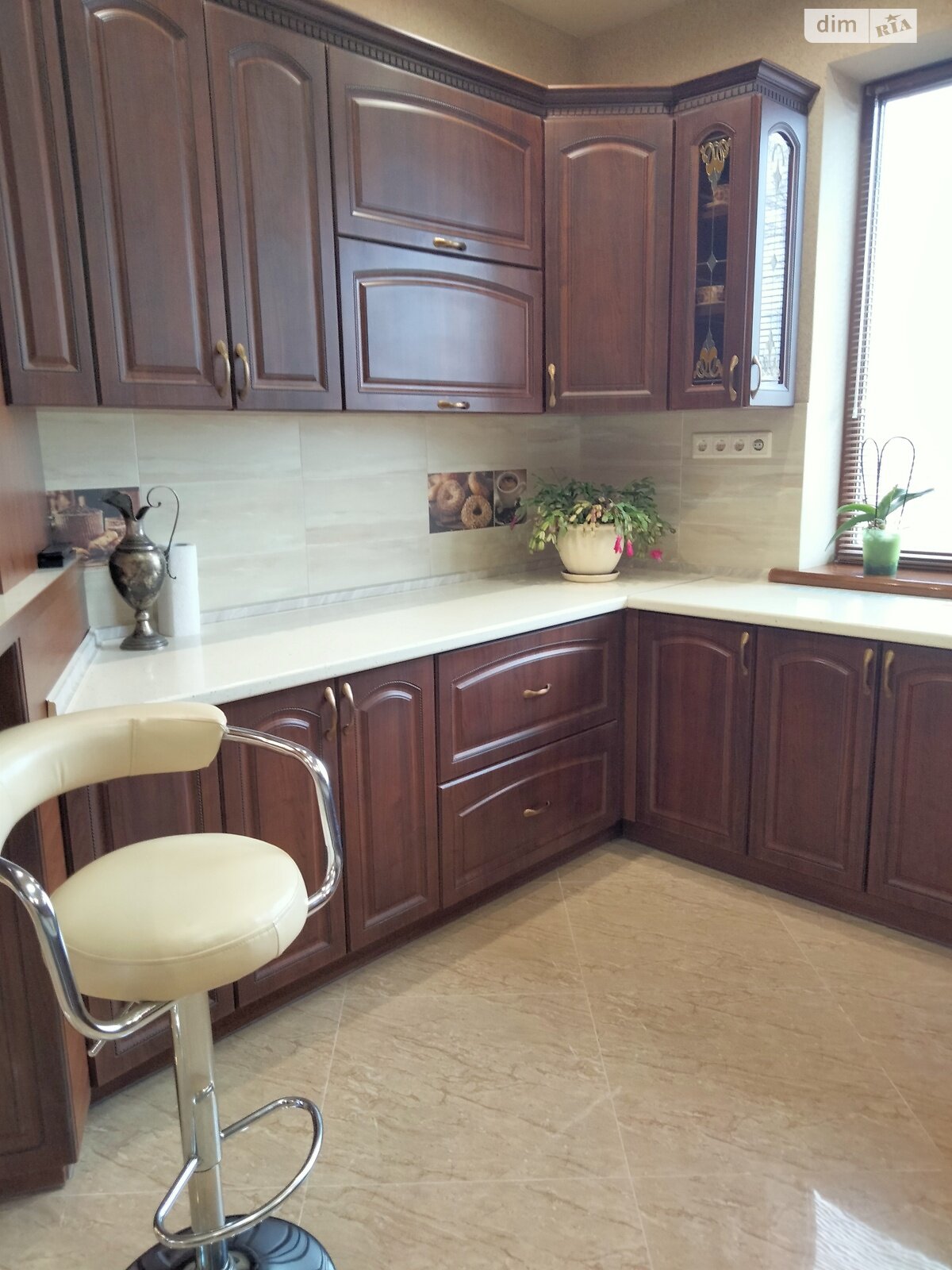 двопроверховий будинок, 320 кв. м, кирпич. Здається помісячно в Хмельницькому, в районі Гречани фото 1