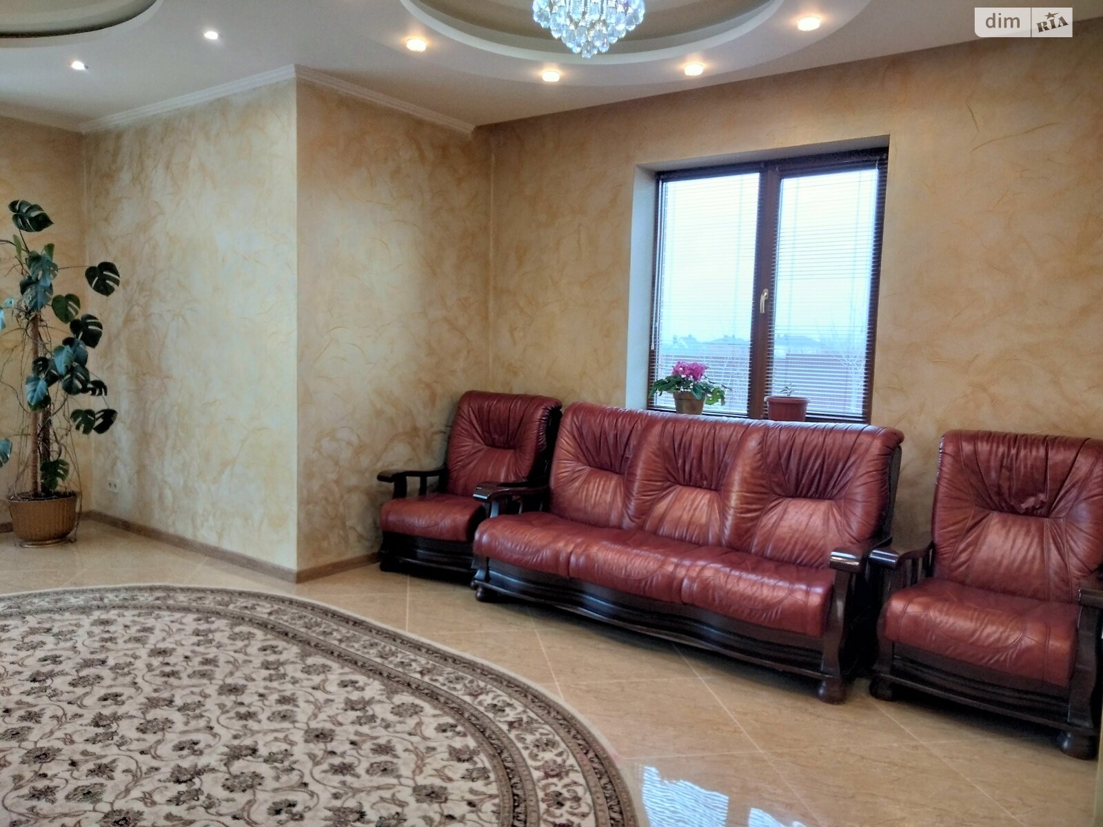 двопроверховий будинок, 320 кв. м, кирпич. Здається помісячно в Хмельницькому, в районі Гречани фото 1