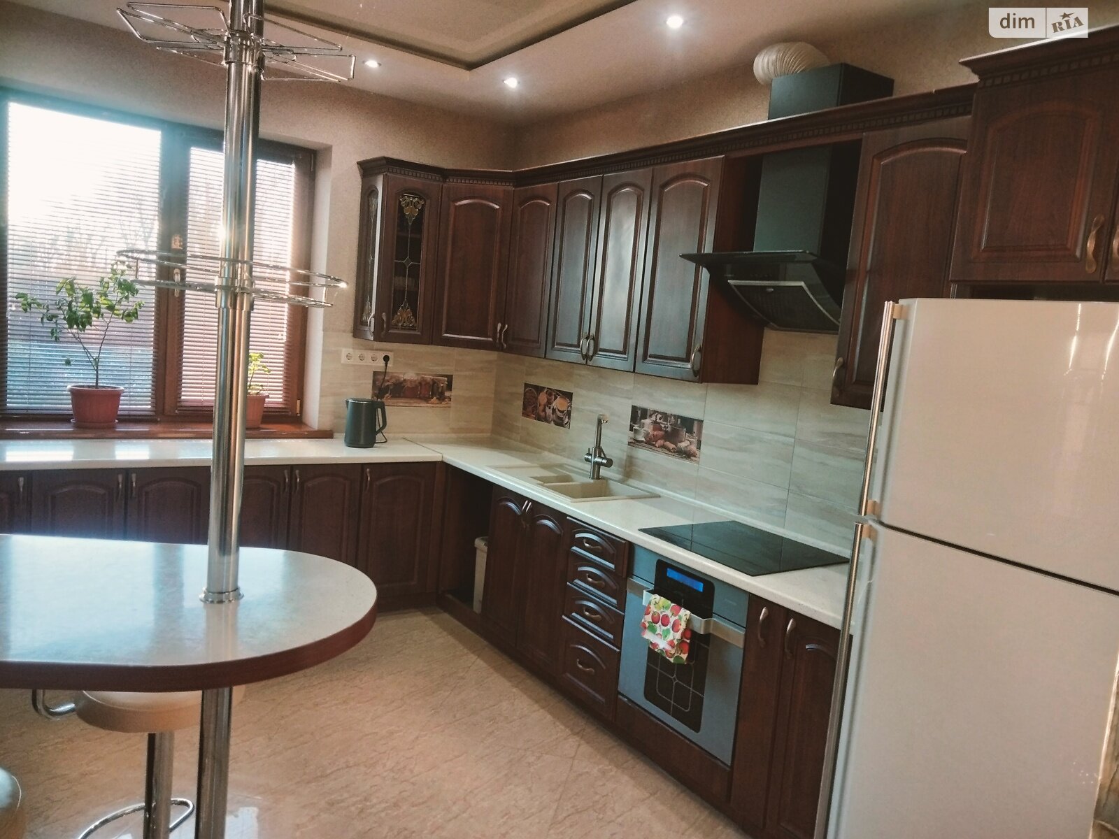 двопроверховий будинок, 320 кв. м, кирпич. Здається помісячно в Хмельницькому, в районі Гречани фото 1