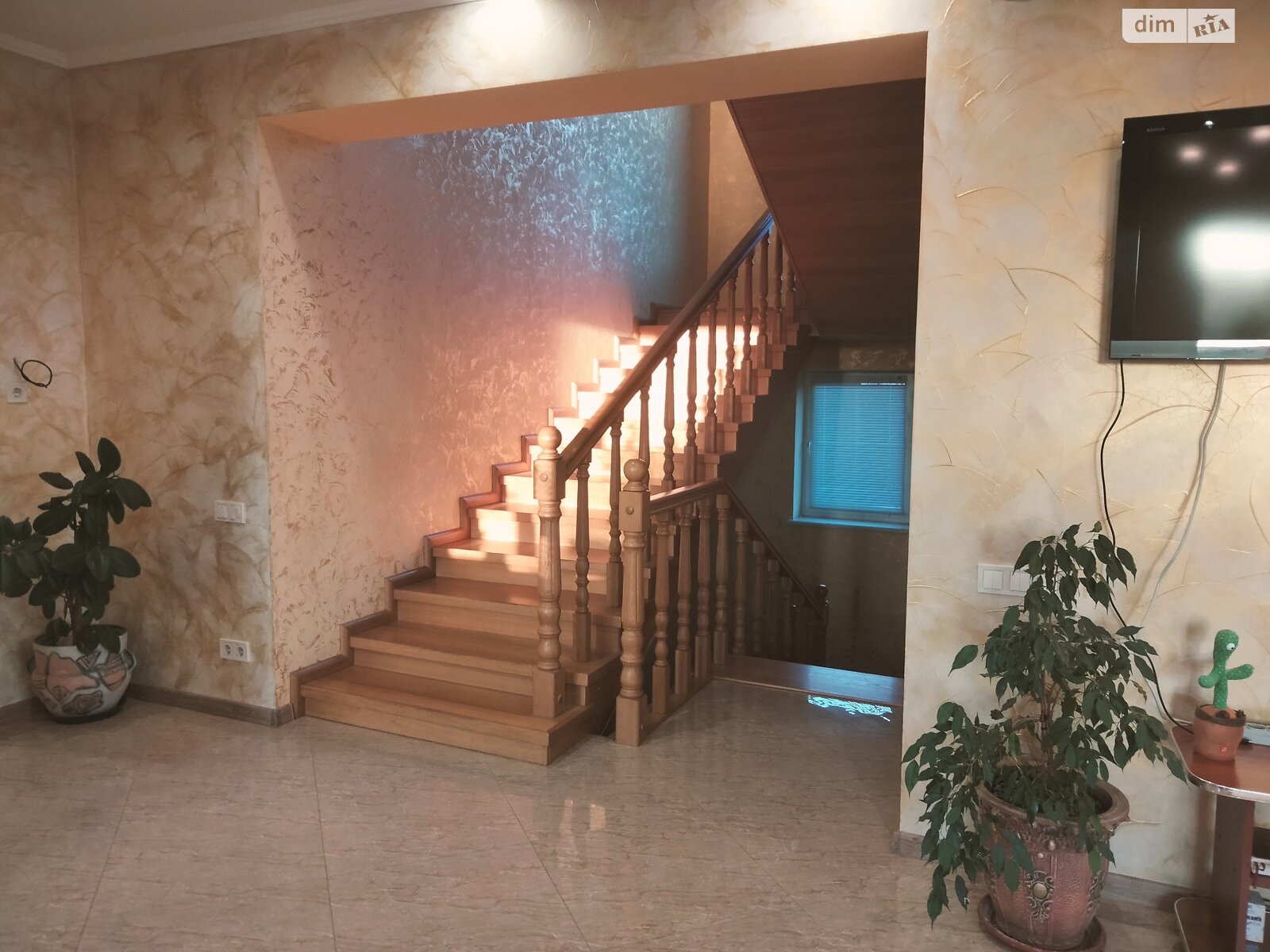 двопроверховий будинок, 320 кв. м, кирпич. Здається помісячно в Хмельницькому, в районі Гречани фото 1