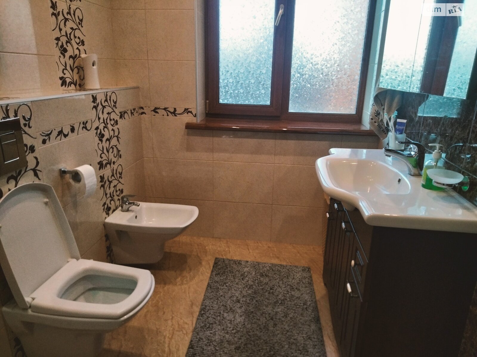 двопроверховий будинок, 320 кв. м, кирпич. Здається помісячно в Хмельницькому, в районі Гречани фото 1