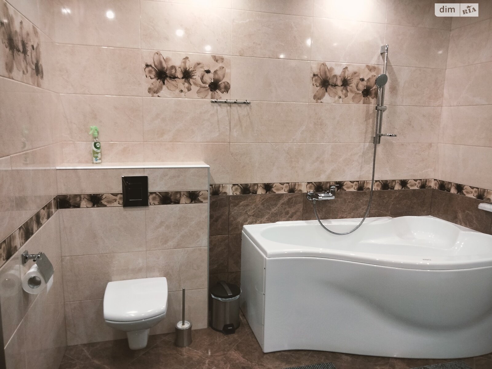 двопроверховий будинок, 320 кв. м, кирпич. Здається помісячно в Хмельницькому, в районі Гречани фото 1