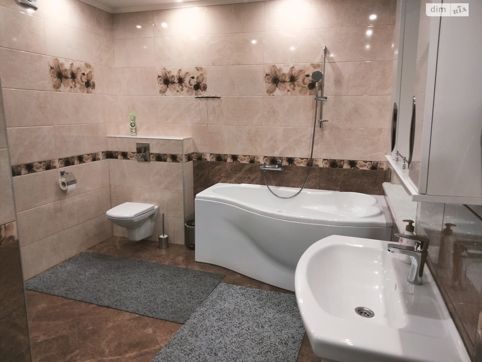 двопроверховий будинок, 320 кв. м, кирпич. Здається помісячно в Хмельницькому, в районі Гречани фото 1