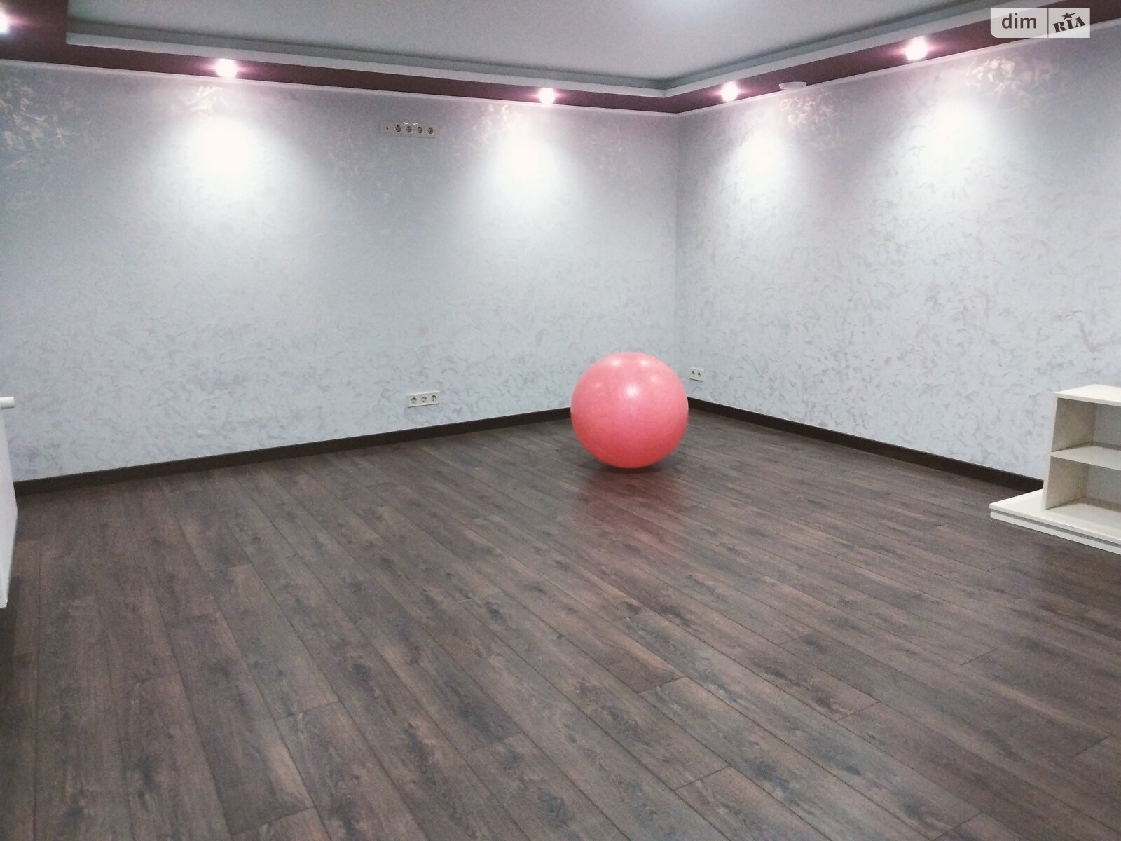 двопроверховий будинок, 320 кв. м, кирпич. Здається помісячно в Хмельницькому, в районі Гречани фото 1