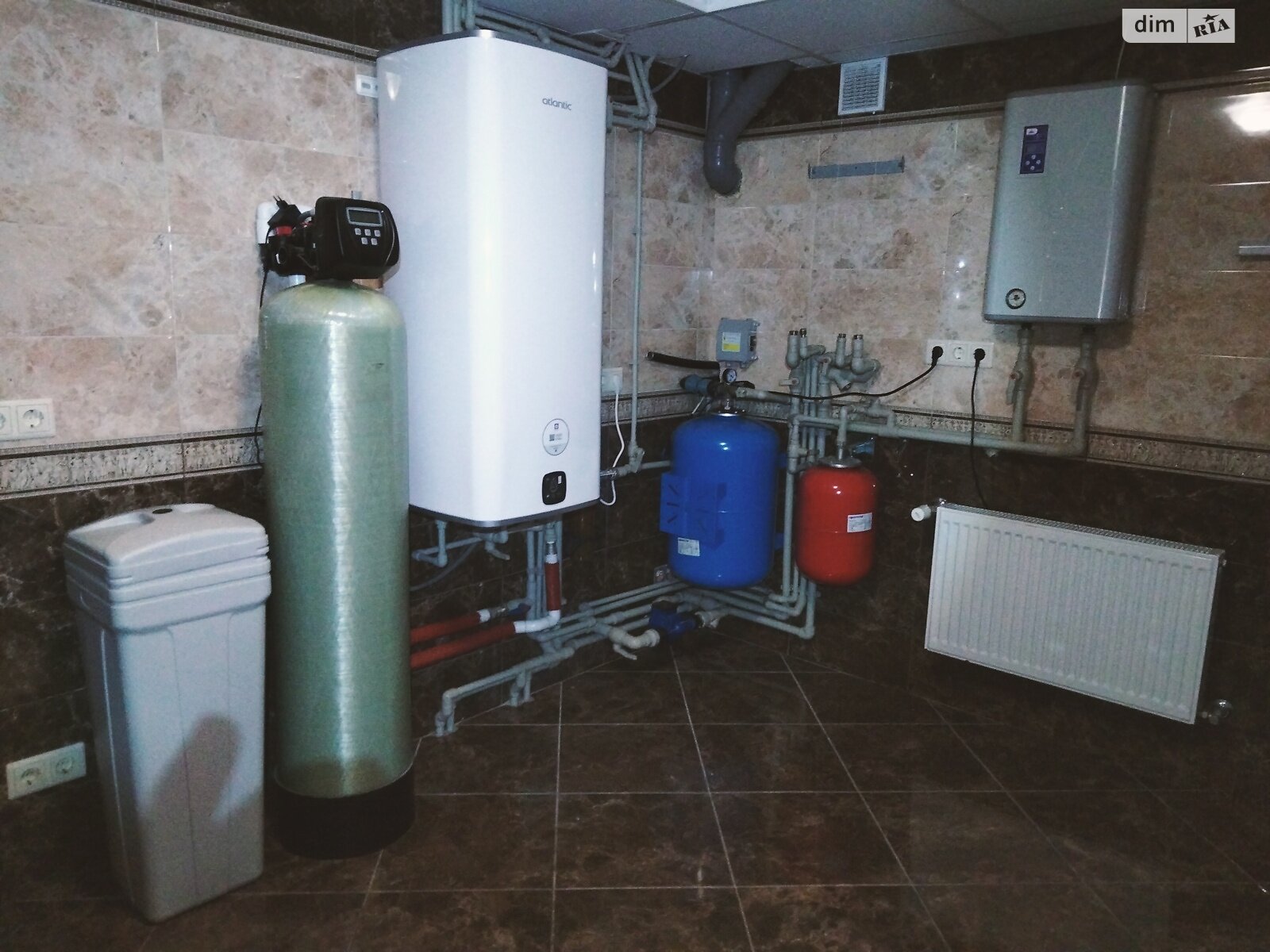 двопроверховий будинок, 320 кв. м, кирпич. Здається помісячно в Хмельницькому, в районі Гречани фото 1