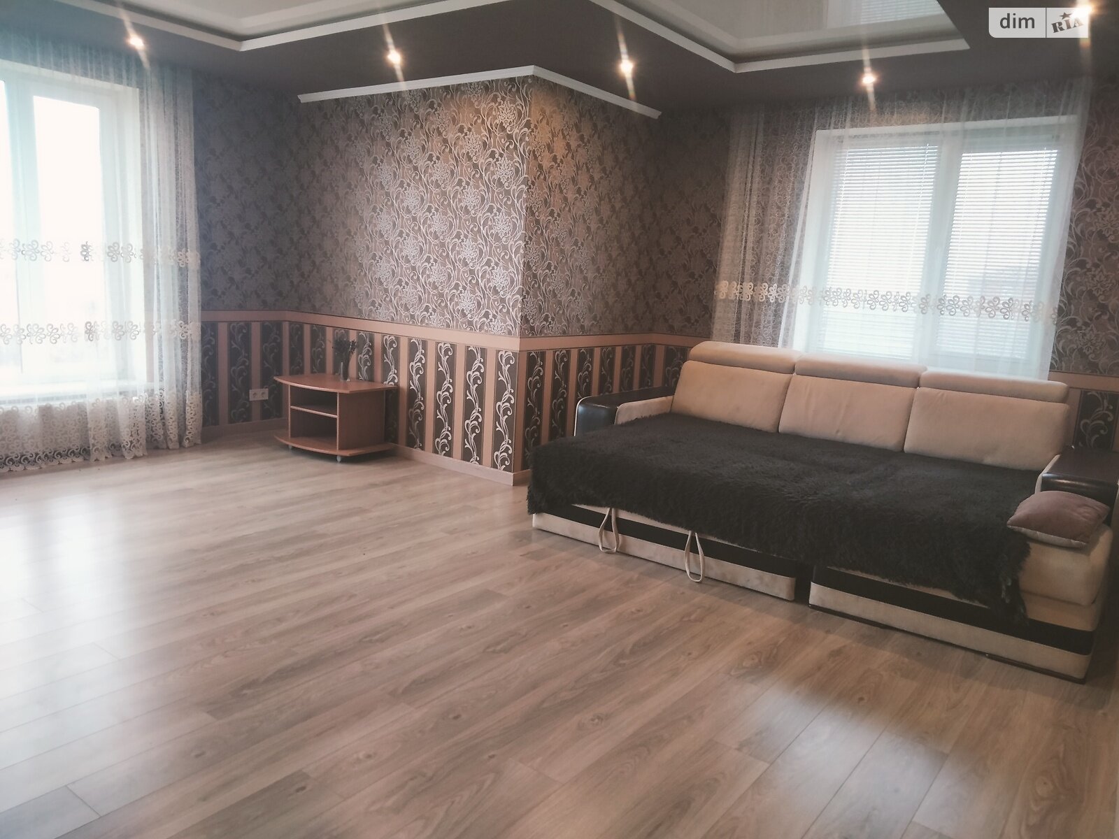 двопроверховий будинок, 320 кв. м, кирпич. Здається помісячно в Хмельницькому, в районі Гречани фото 1