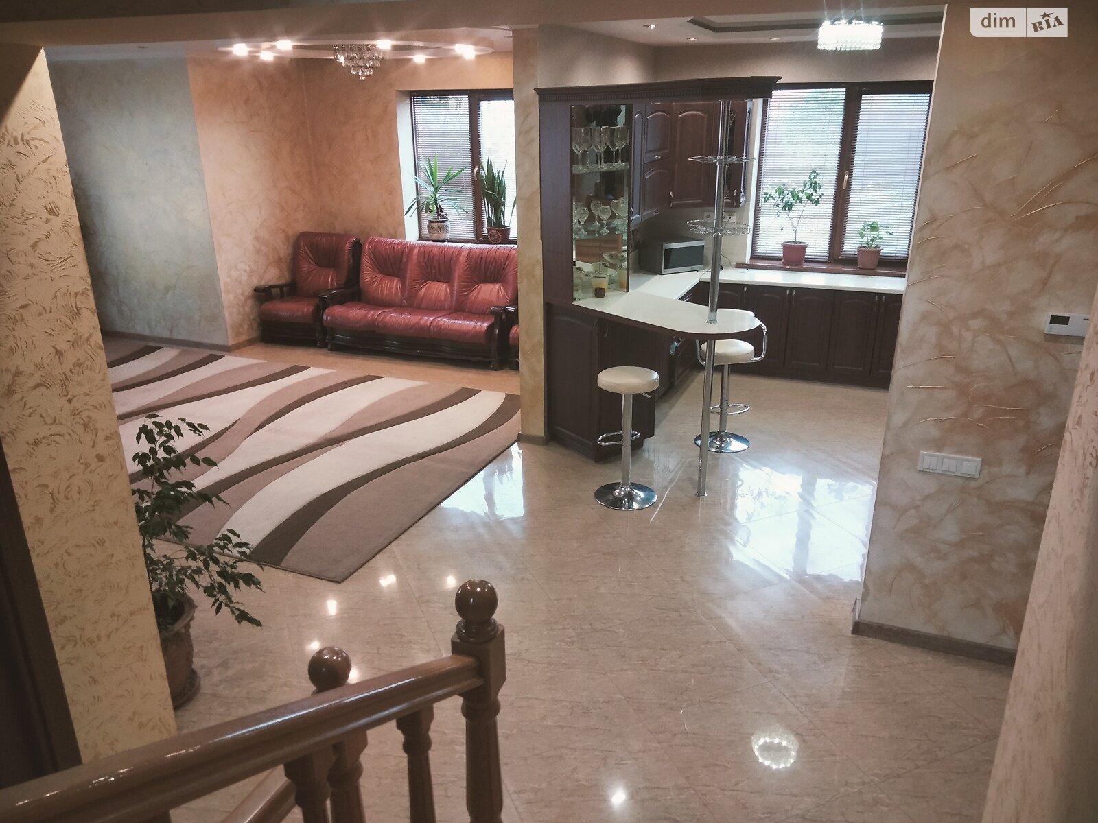 двопроверховий будинок, 320 кв. м, кирпич. Здається помісячно в Хмельницькому, в районі Гречани фото 1