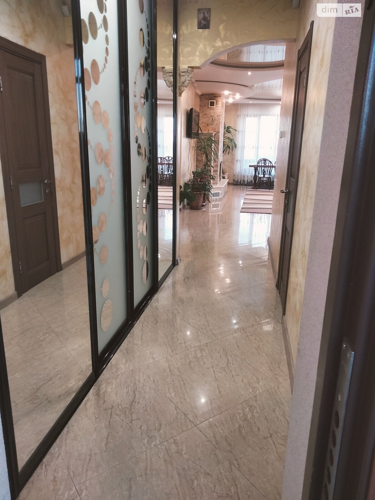 двопроверховий будинок, 320 кв. м, кирпич. Здається помісячно в Хмельницькому, в районі Гречани фото 1