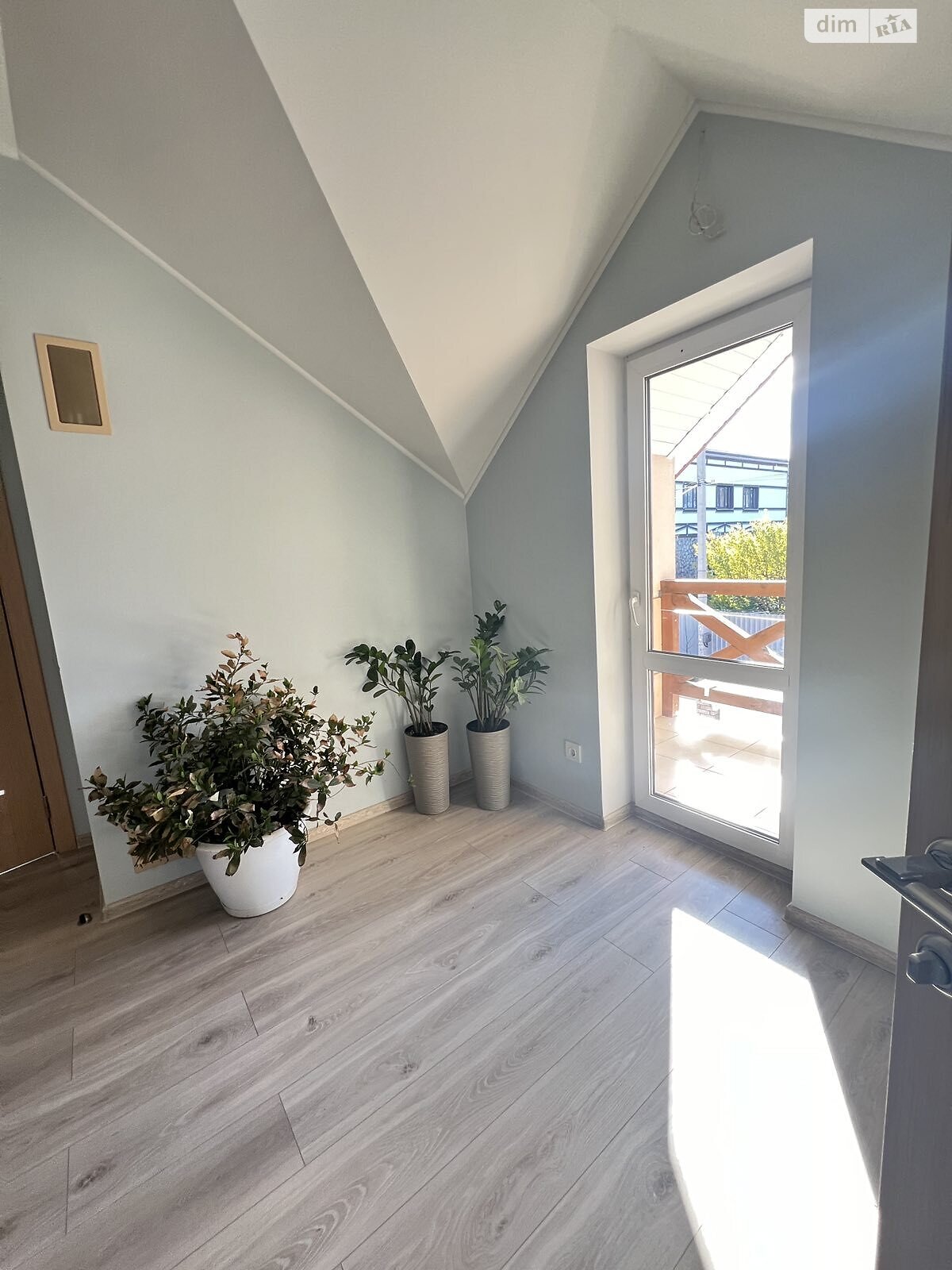 двухэтажный дом, 120 кв. м, кирпич. Сдается помесячно в Хмельницком, в районе Лезневое фото 1 двухэтажный дом, 120 кв. м, кирпич. Сдается помесячно в Хмельницком, в районе Лезневое фото 1