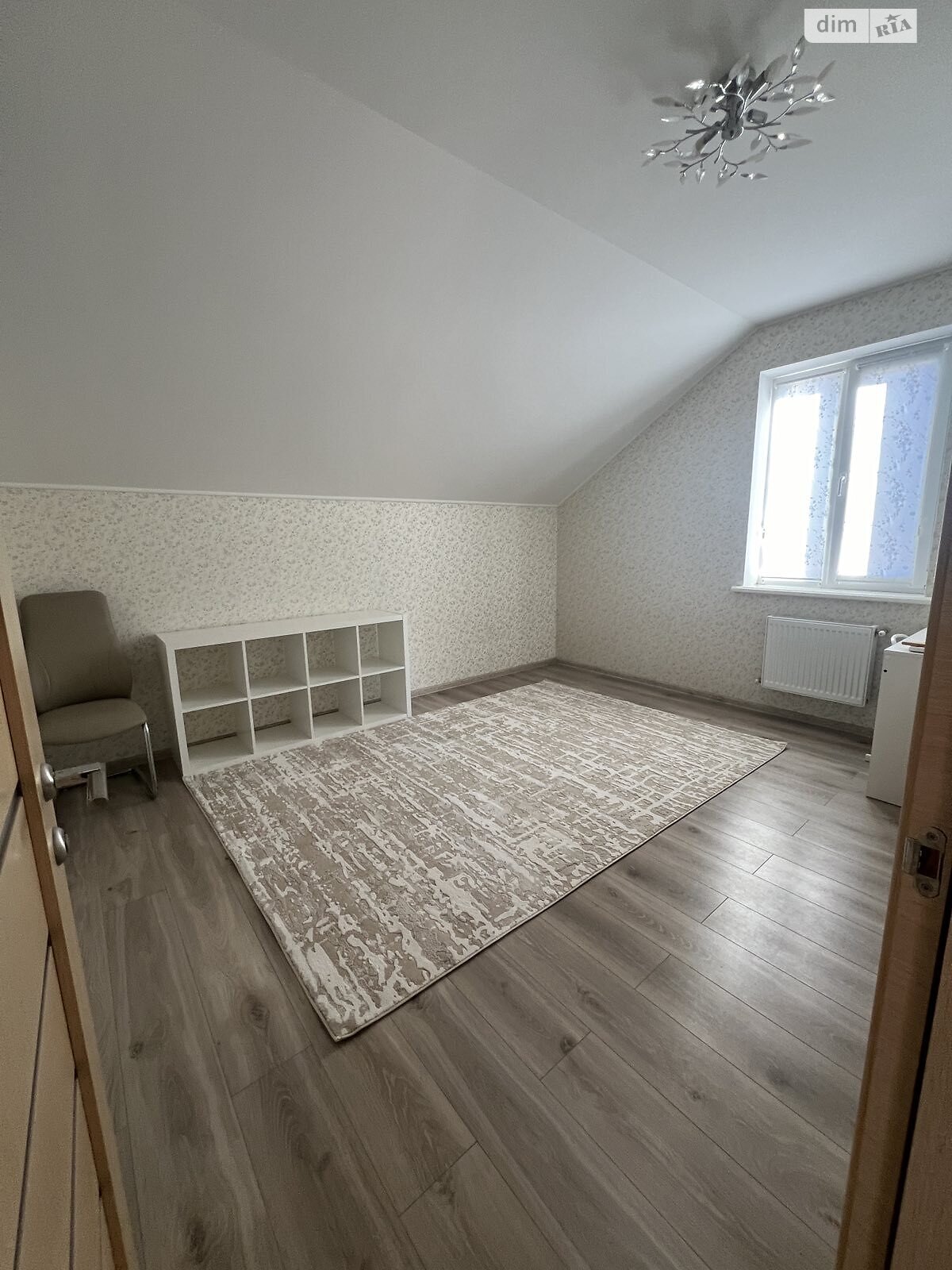 двухэтажный дом, 120 кв. м, кирпич. Сдается помесячно в Хмельницком, в районе Лезневое фото 1 двухэтажный дом, 120 кв. м, кирпич. Сдается помесячно в Хмельницком, в районе Лезневое фото 1