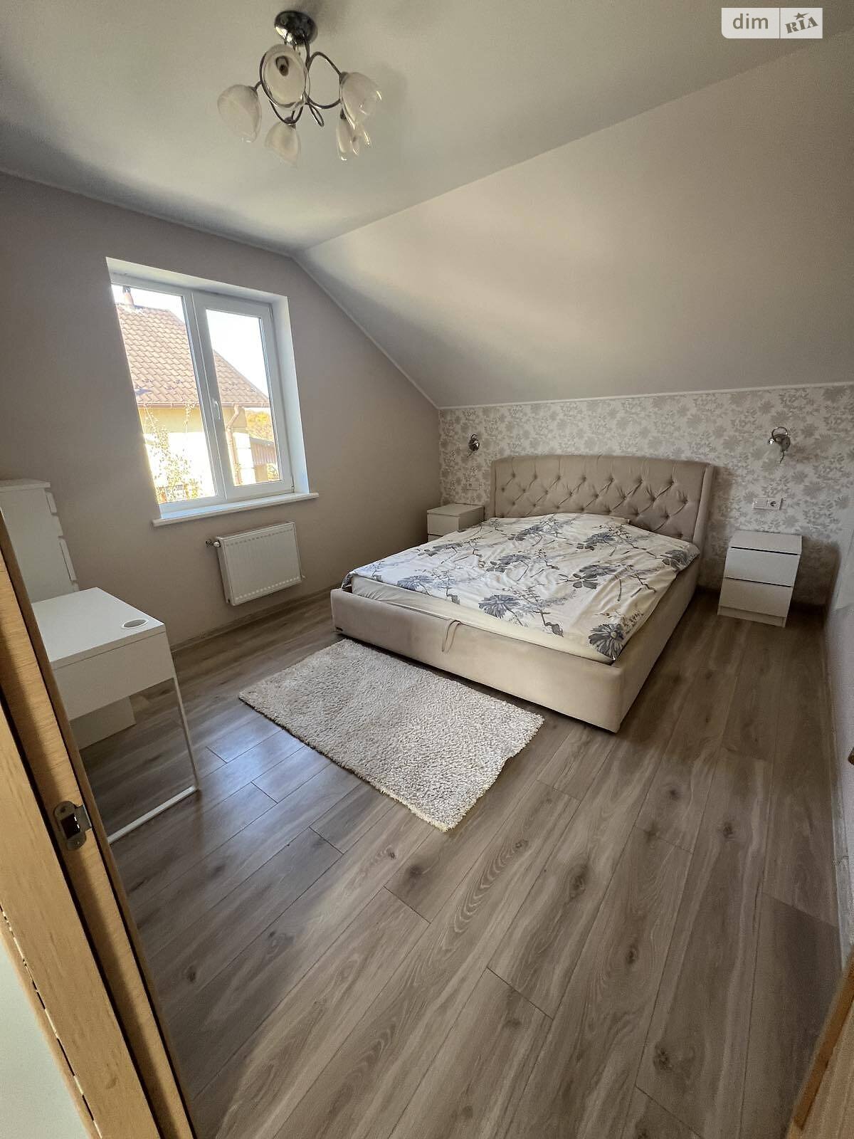 двухэтажный дом, 120 кв. м, кирпич. Сдается помесячно в Хмельницком, в районе Лезневое фото 1 двухэтажный дом, 120 кв. м, кирпич. Сдается помесячно в Хмельницком, в районе Лезневое фото 1