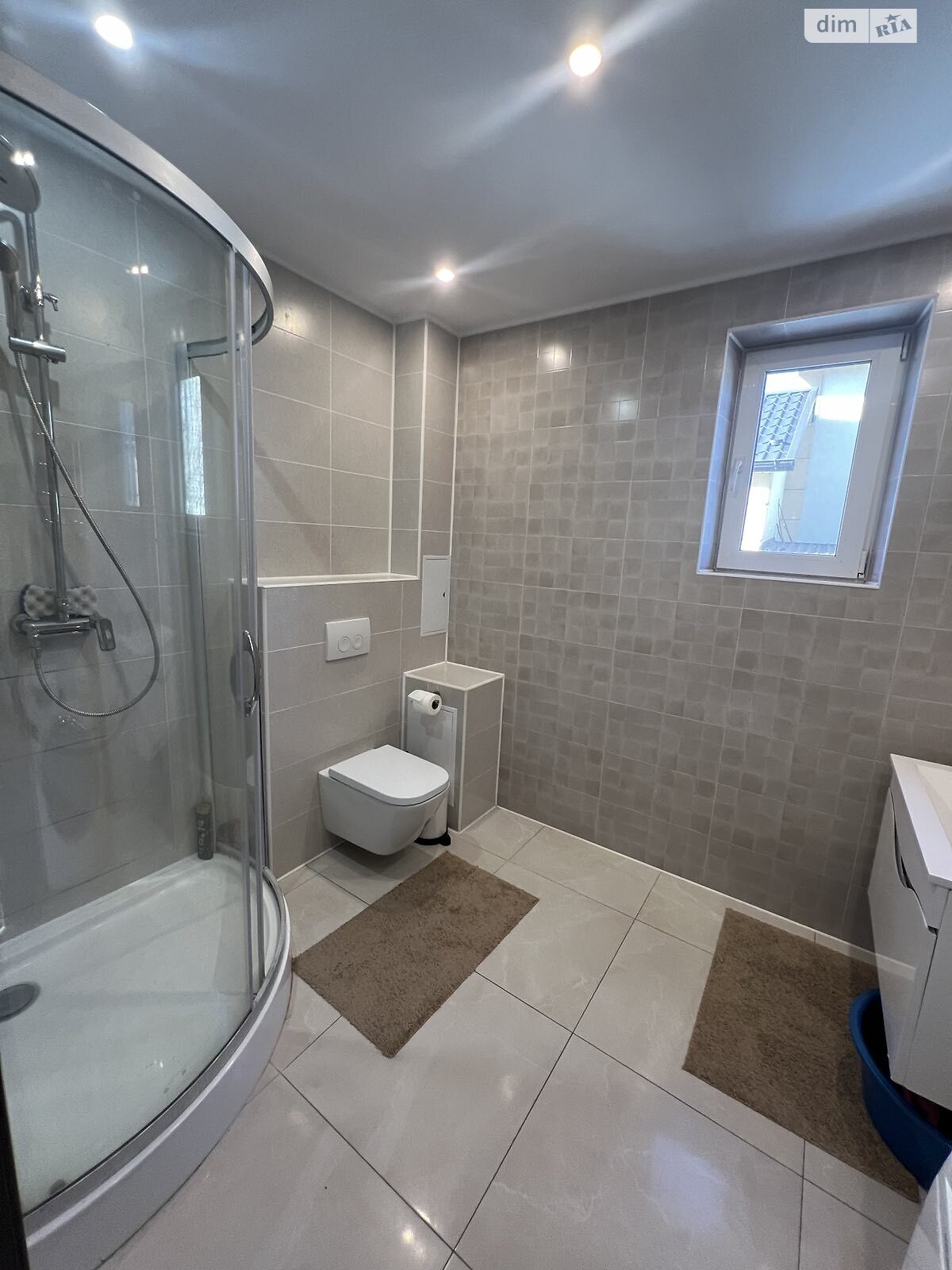 двухэтажный дом, 120 кв. м, кирпич. Сдается помесячно в Хмельницком, в районе Лезневое фото 1 двухэтажный дом, 120 кв. м, кирпич. Сдается помесячно в Хмельницком, в районе Лезневое фото 1