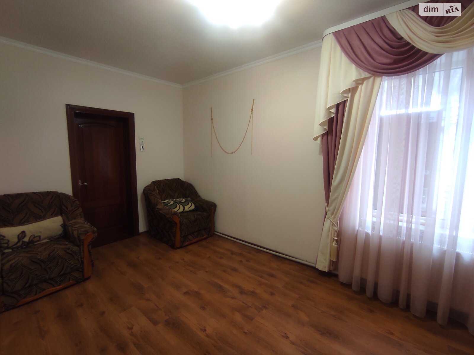 двоповерховий будинок бесідка, 700 кв. м, цегла. Здається помісячно в Хмельницькому, в районі Ружична фото 1 двопроверховий будинок бесідка, 700 кв. м, цегла. Здається помісячно в Хмельницькому, в районі Ружична фото 1
