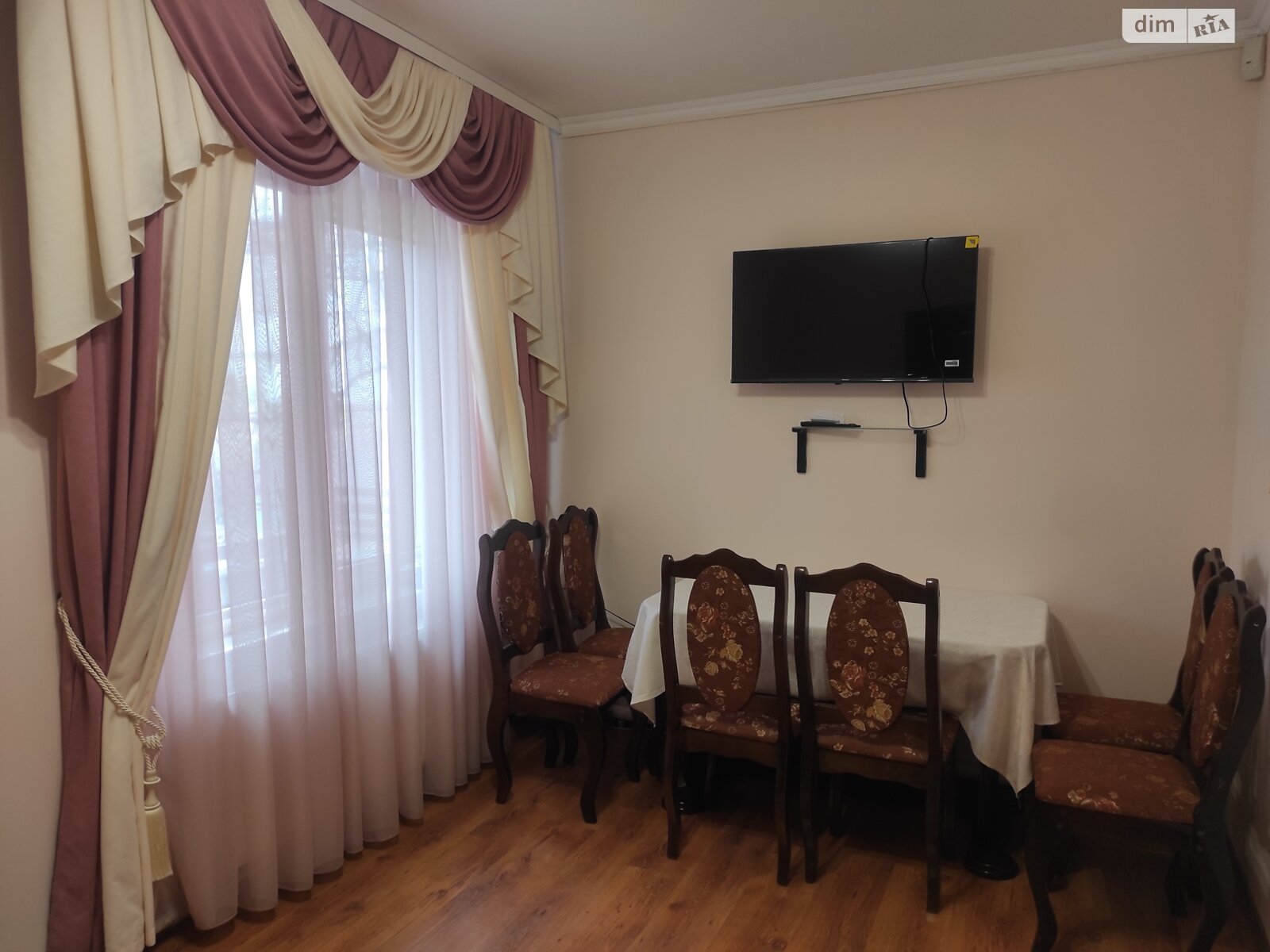 двоповерховий будинок бесідка, 700 кв. м, цегла. Здається помісячно в Хмельницькому, в районі Ружична фото 1 двопроверховий будинок бесідка, 700 кв. м, цегла. Здається помісячно в Хмельницькому, в районі Ружична фото 1