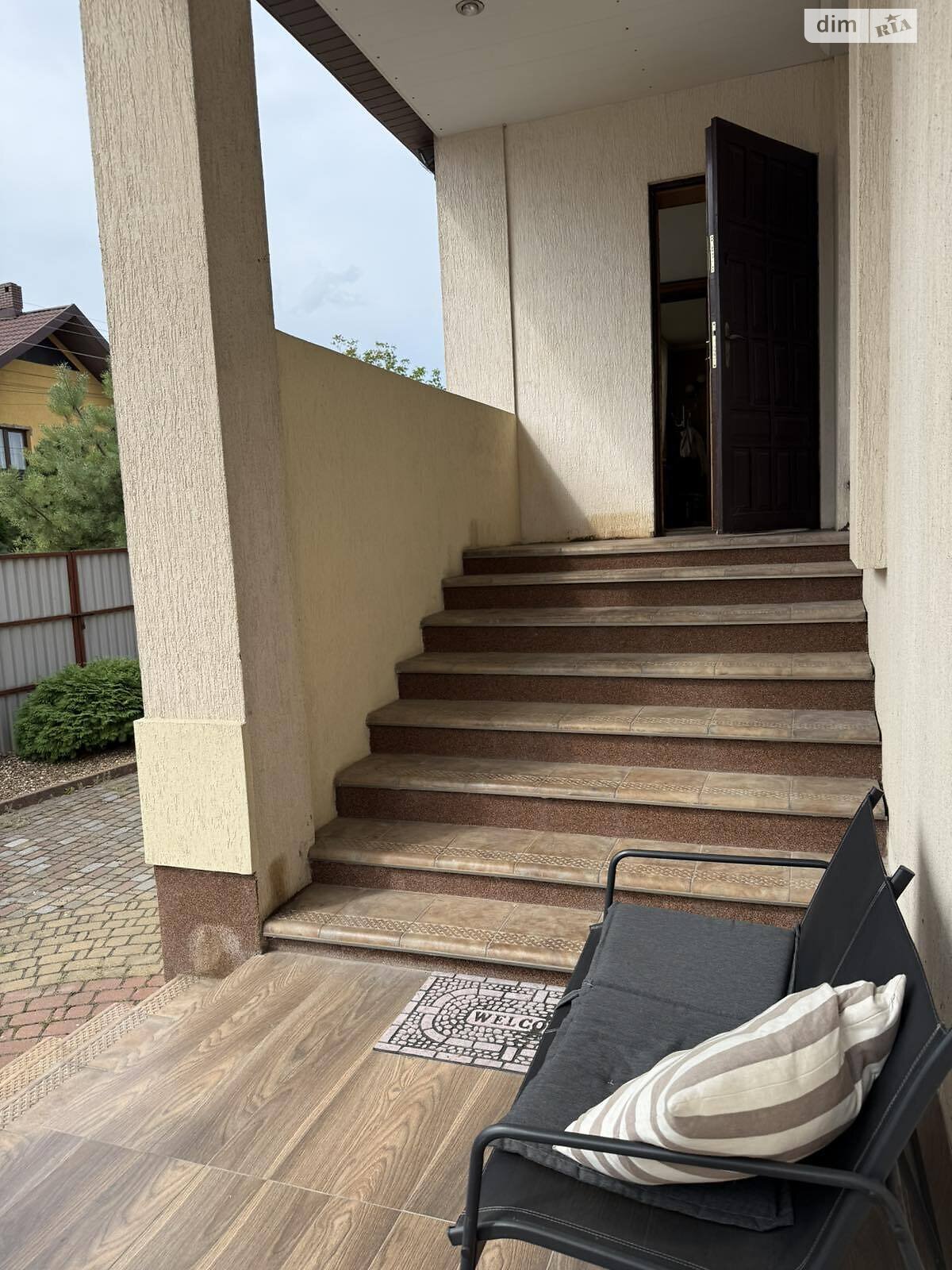 двоповерховий будинок з балконом, 260 кв. м, кирпич. Здається помісячно в Хмельницькому, в районі Старий аеродром фото 1 двопроверховий будинок з балконом, 260 кв. м, кирпич. Здається помісячно в Хмельницькому, в районі Старий аеродром фото 1