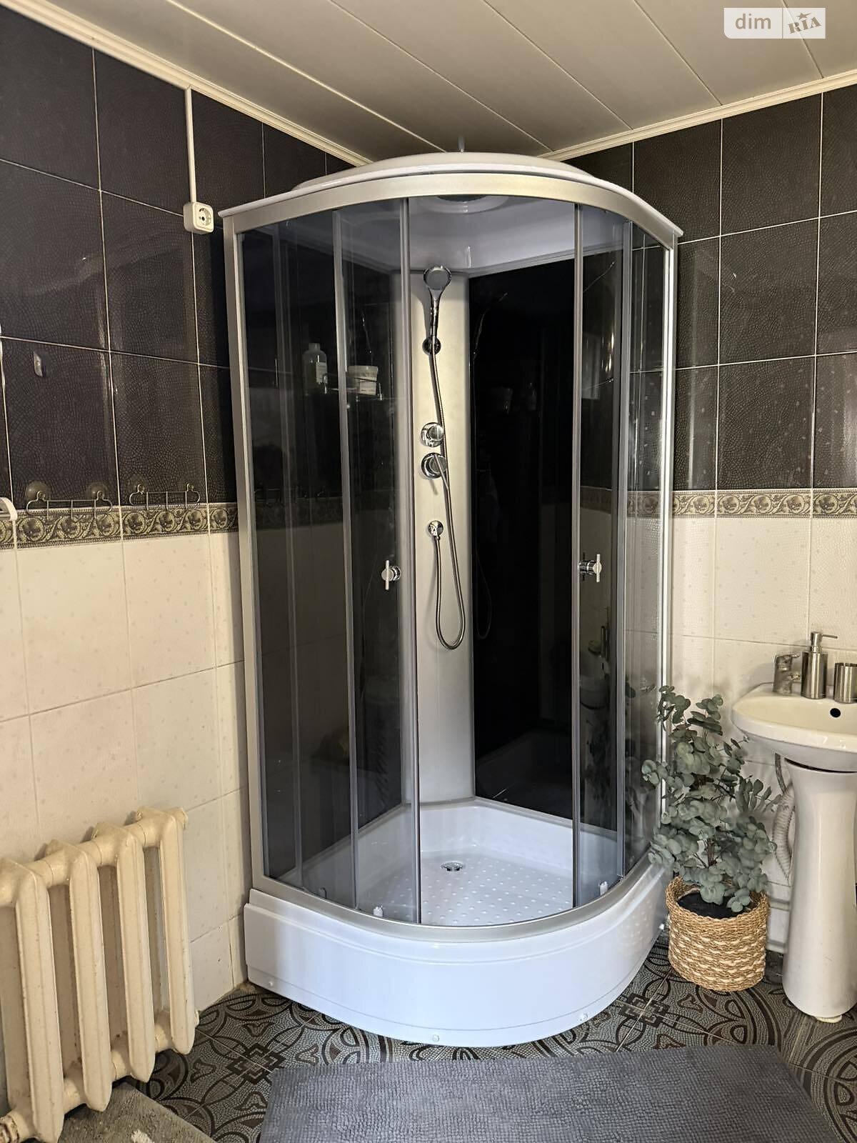 двоповерховий будинок з балконом, 260 кв. м, кирпич. Здається помісячно в Хмельницькому, в районі Старий аеродром фото 1 двопроверховий будинок з балконом, 260 кв. м, кирпич. Здається помісячно в Хмельницькому, в районі Старий аеродром фото 1