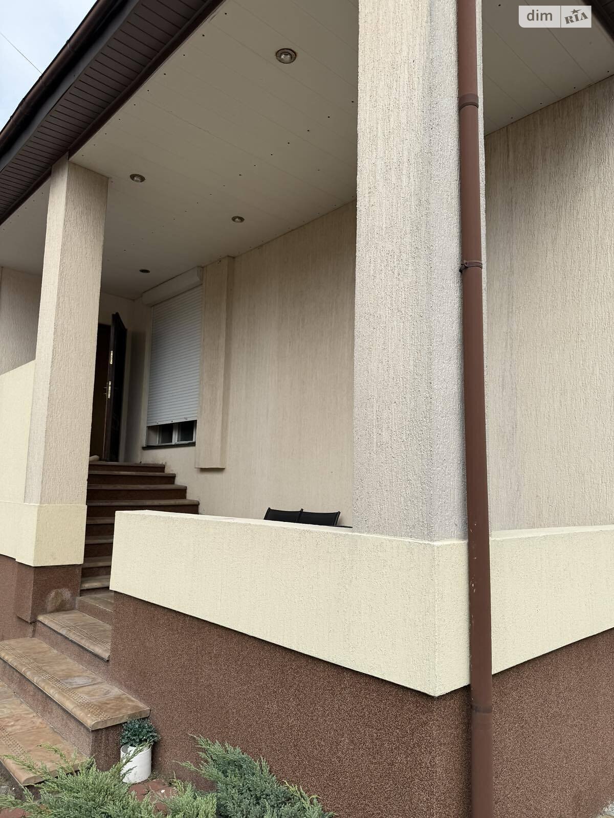 двоповерховий будинок з балконом, 260 кв. м, кирпич. Здається помісячно в Хмельницькому, в районі Старий аеродром фото 1 двопроверховий будинок з балконом, 260 кв. м, кирпич. Здається помісячно в Хмельницькому, в районі Старий аеродром фото 1