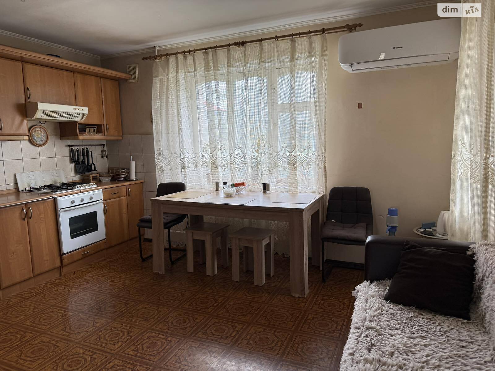 двоповерховий будинок з балконом, 260 кв. м, кирпич. Здається помісячно в Хмельницькому, в районі Старий аеродром фото 1 двопроверховий будинок з балконом, 260 кв. м, кирпич. Здається помісячно в Хмельницькому, в районі Старий аеродром фото 1