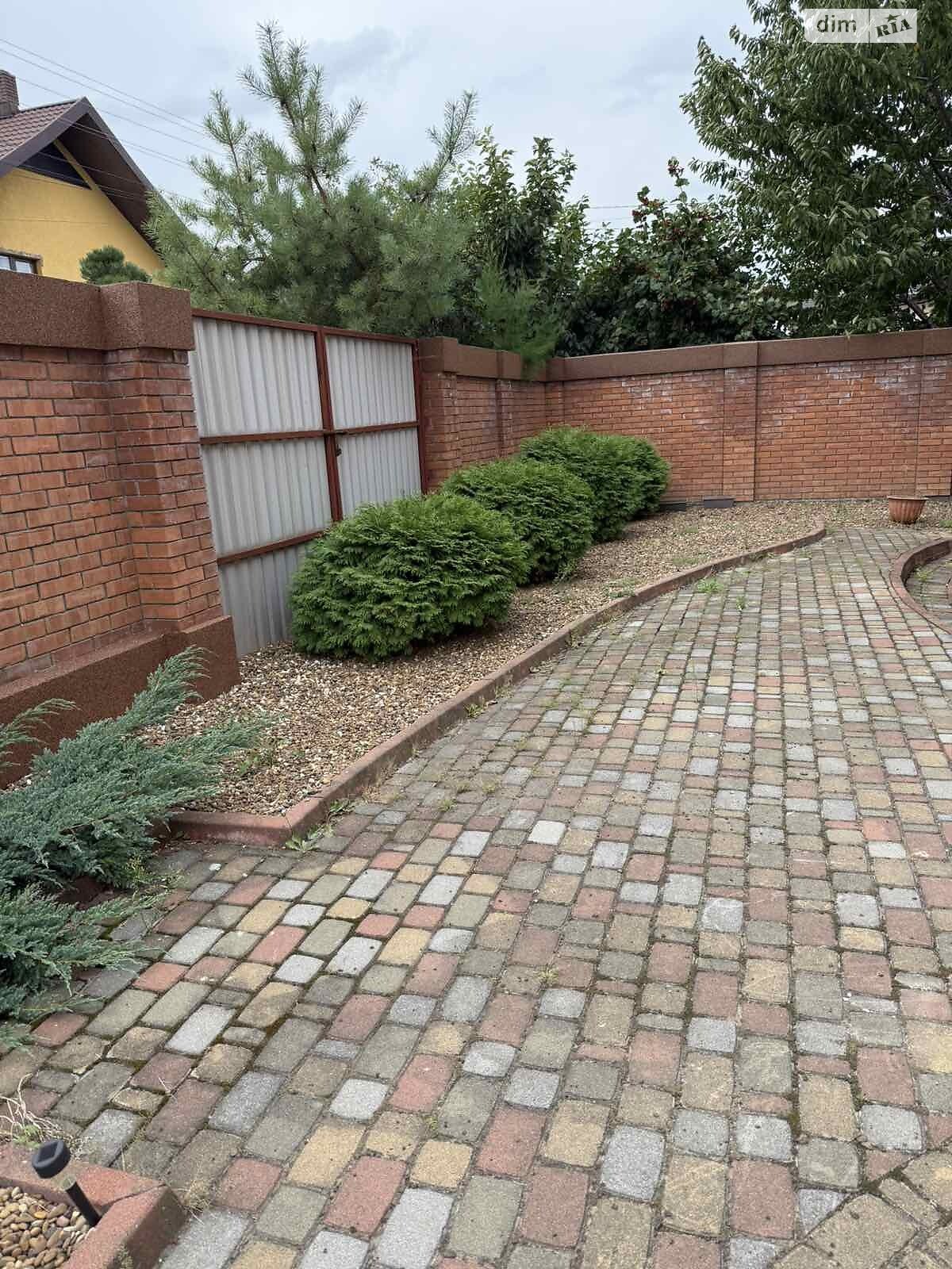 двоповерховий будинок з балконом, 260 кв. м, кирпич. Здається помісячно в Хмельницькому, в районі Старий аеродром фото 1 двопроверховий будинок з балконом, 260 кв. м, кирпич. Здається помісячно в Хмельницькому, в районі Старий аеродром фото 1