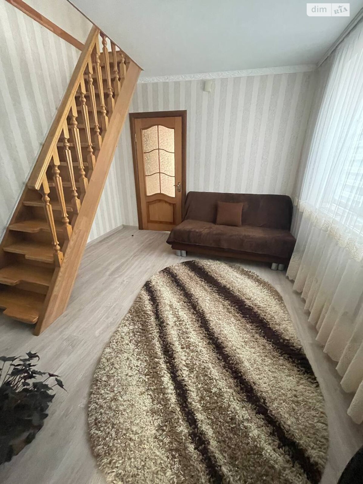 двухэтажный дом, 46 кв. м, кирпич. Сдается помесячно в Хмельницком, в районе Старый город (старый базар) фото 1 двухэтажный дом, 46 кв. м, кирпич. Сдается помесячно в Хмельницком, в районе Старый город (старый базар) фото 1