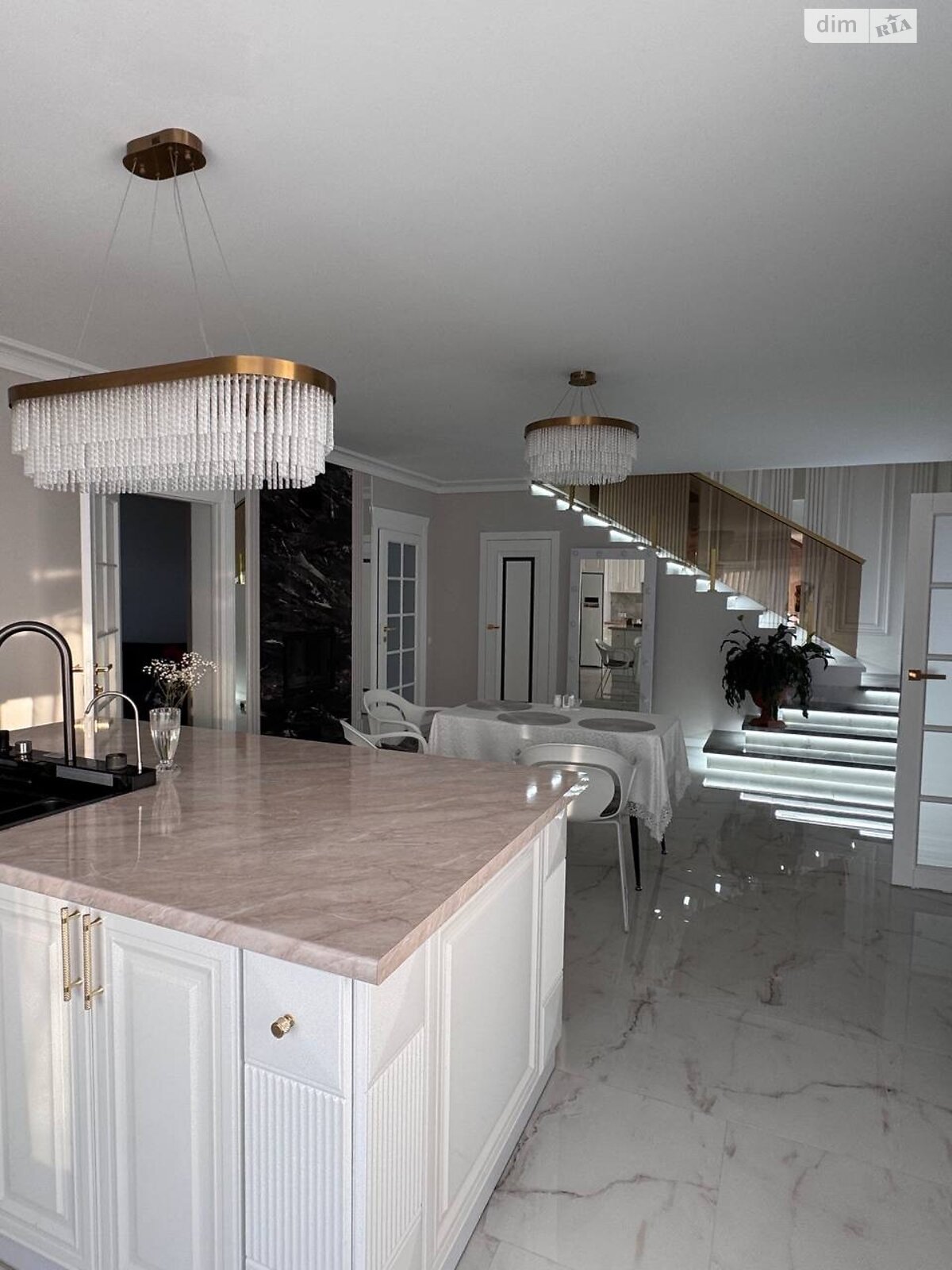 двоповерховий будинок, 200 кв. м, цегла. Здається помісячно в Хмельницькому, в районі Тарабанівка фото 1 двопроверховий будинок, 200 кв. м, цегла. Здається помісячно в Хмельницькому, в районі Тарабанівка фото 1