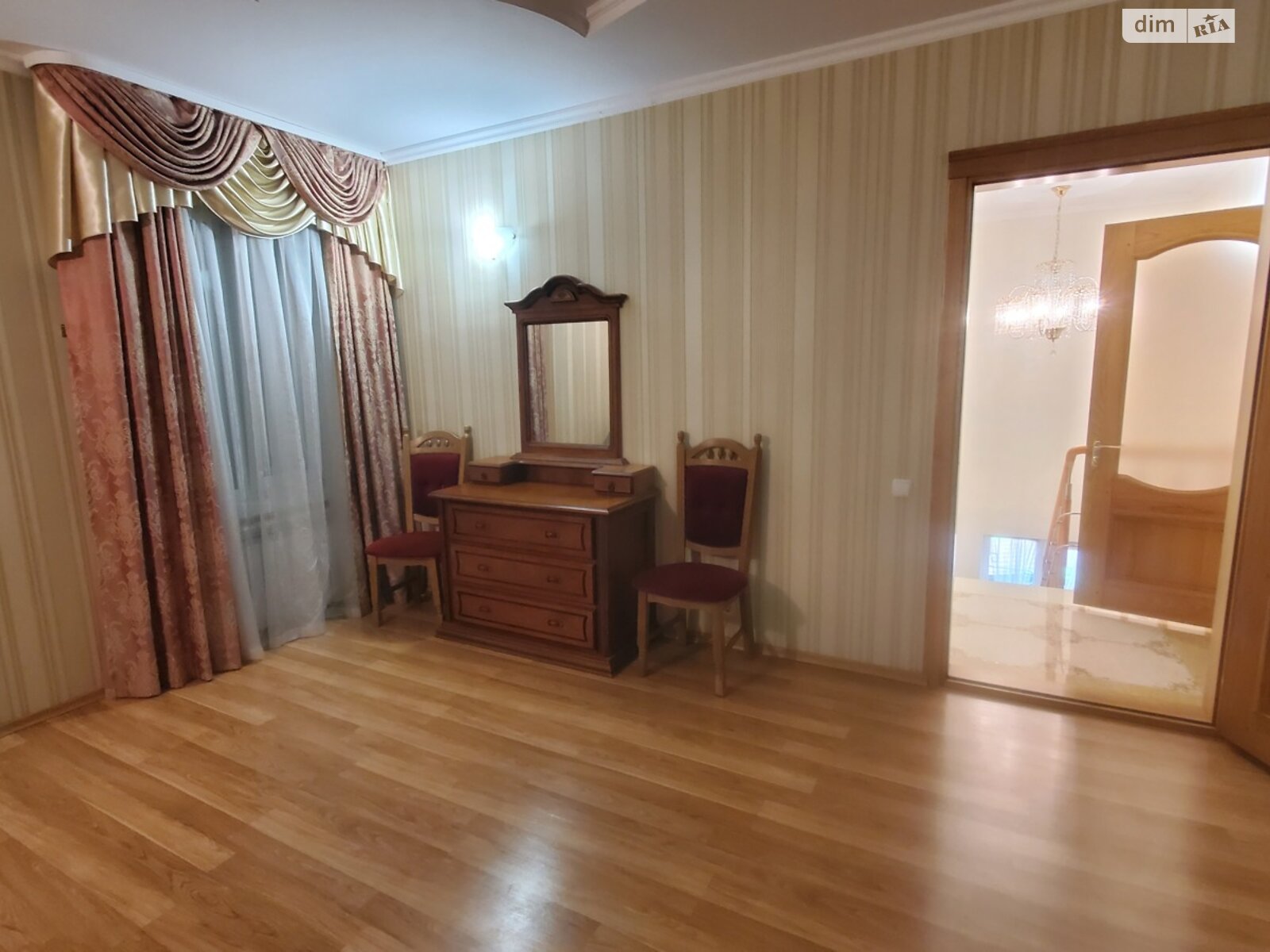 двоповерховий будинок, 160 кв. м, цегла. Здається помісячно в Хмельницькому фото 1 двоповерховий будинок, 160 кв. м, цегла. Здається помісячно в Хмельницькому фото 1
