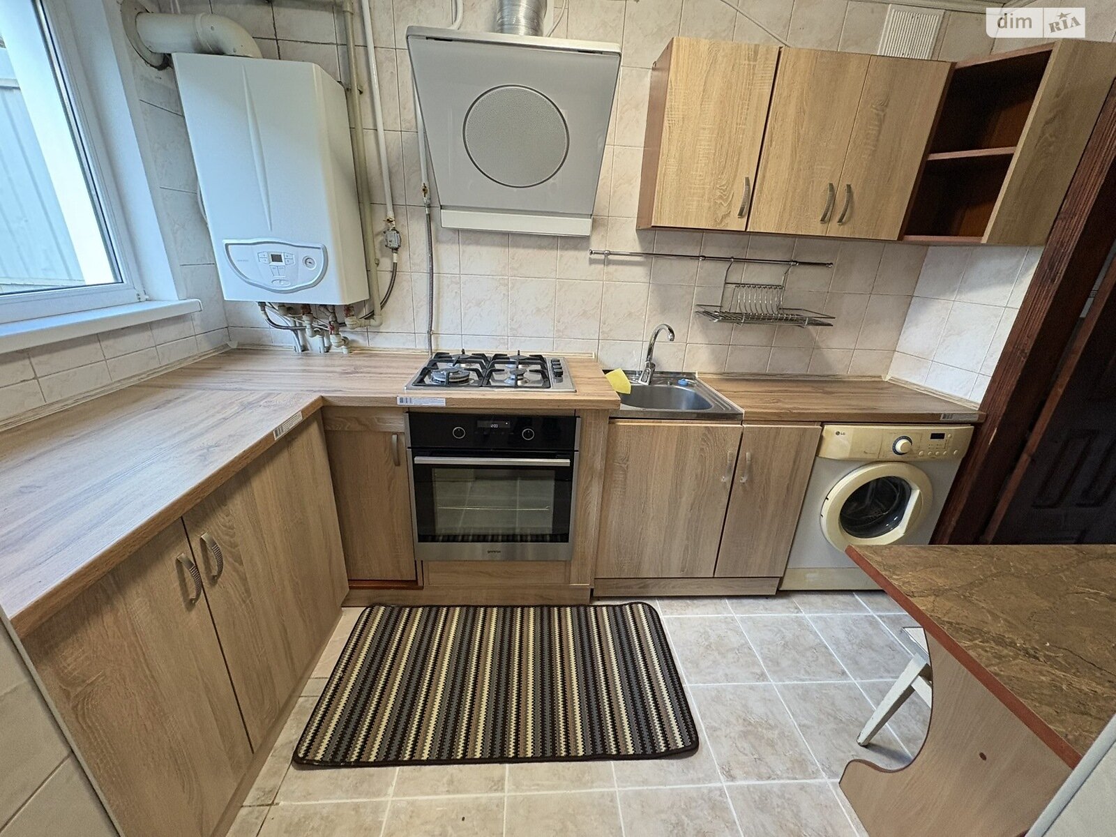 одноэтажный дом, 50 кв. м, кирпич. Сдается помесячно в Хмельницком, в районе Центр фото 1 одноэтажный дом, 50 кв. м, кирпич. Сдается помесячно в Хмельницком, в районе Центр фото 1